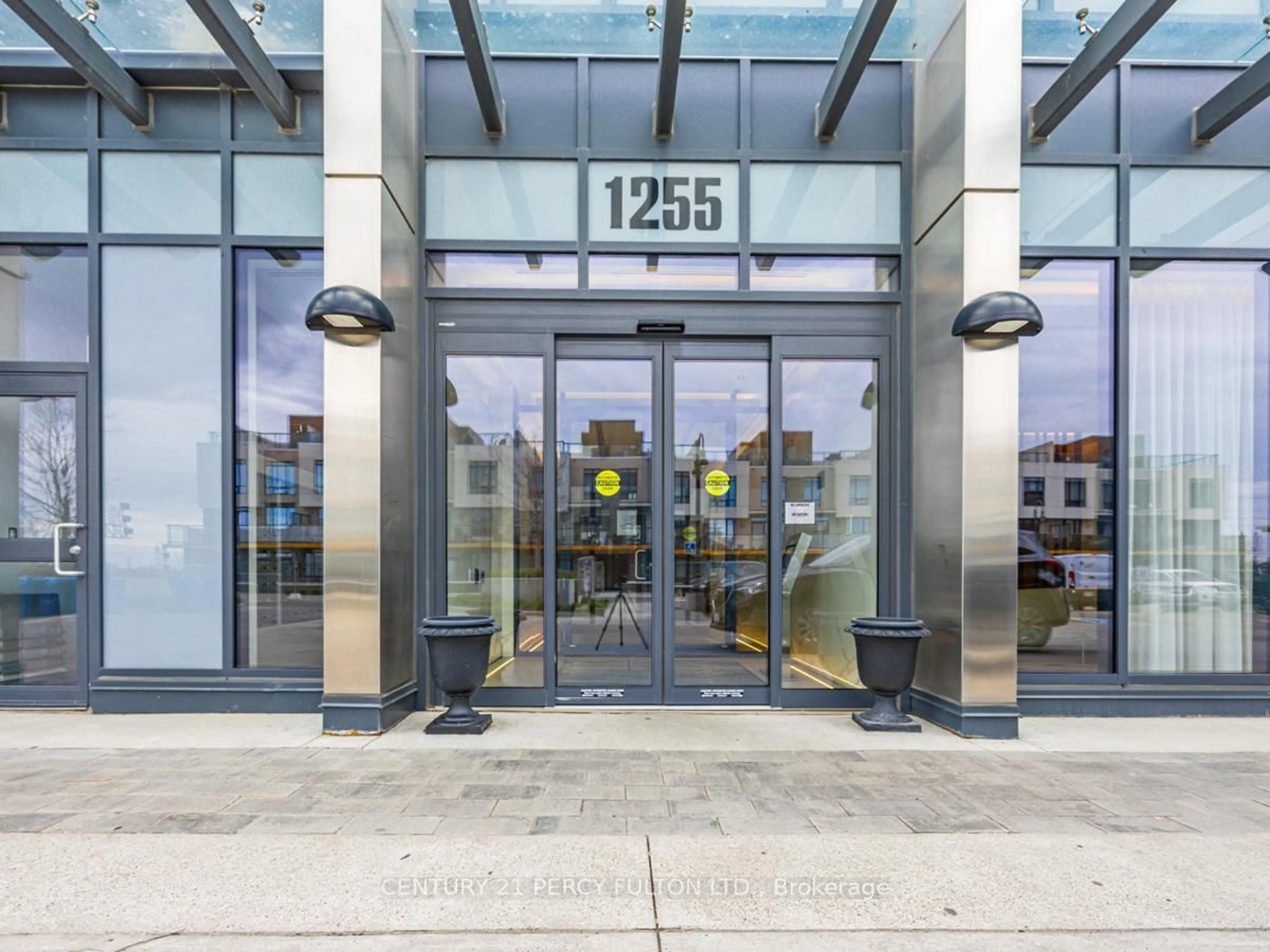 Indoor foyer for 1255 Bayly St #302, Pickering Ontario L1W 1L7