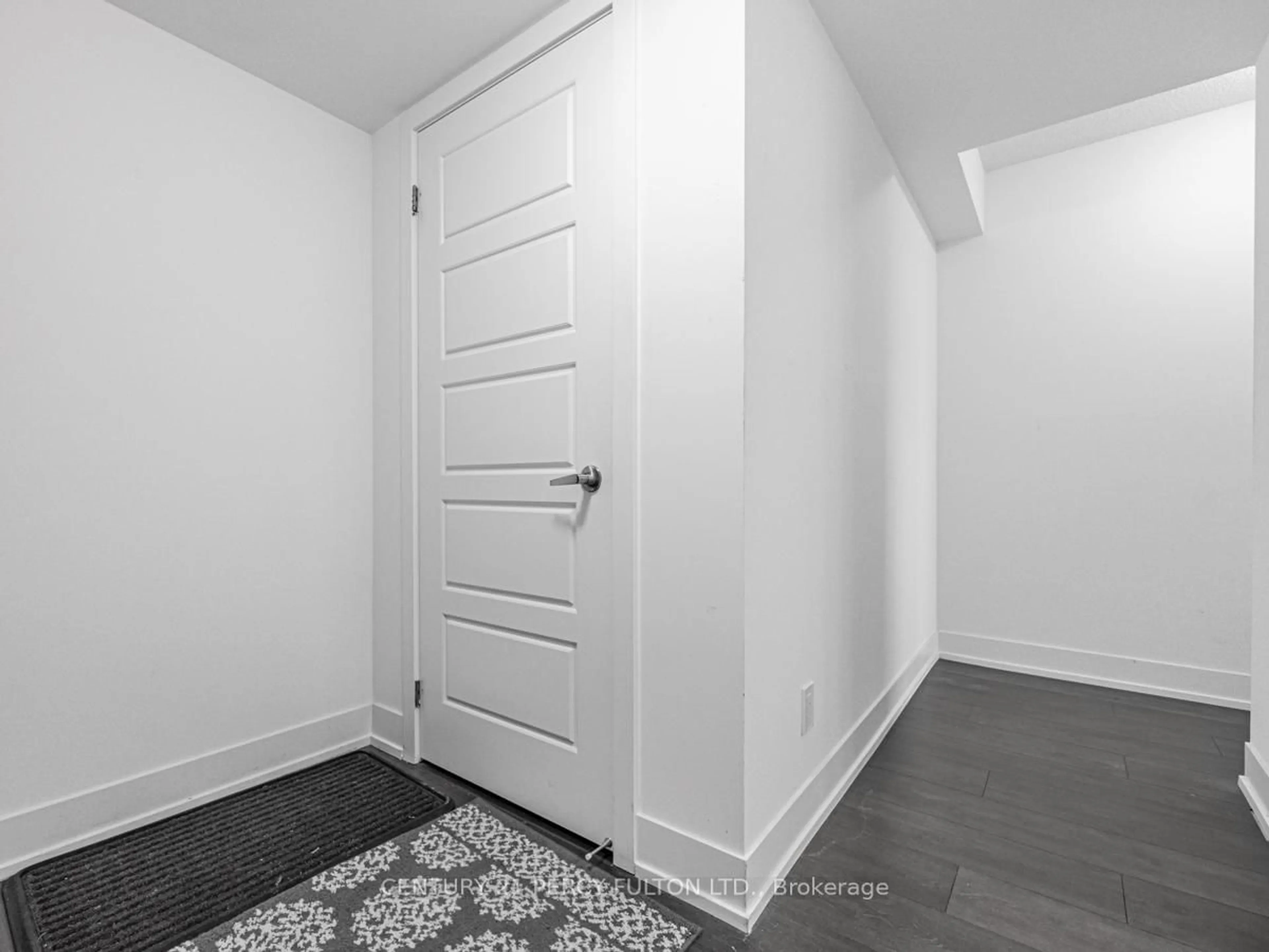 Indoor entryway for 1255 Bayly St #302, Pickering Ontario L1W 1L7
