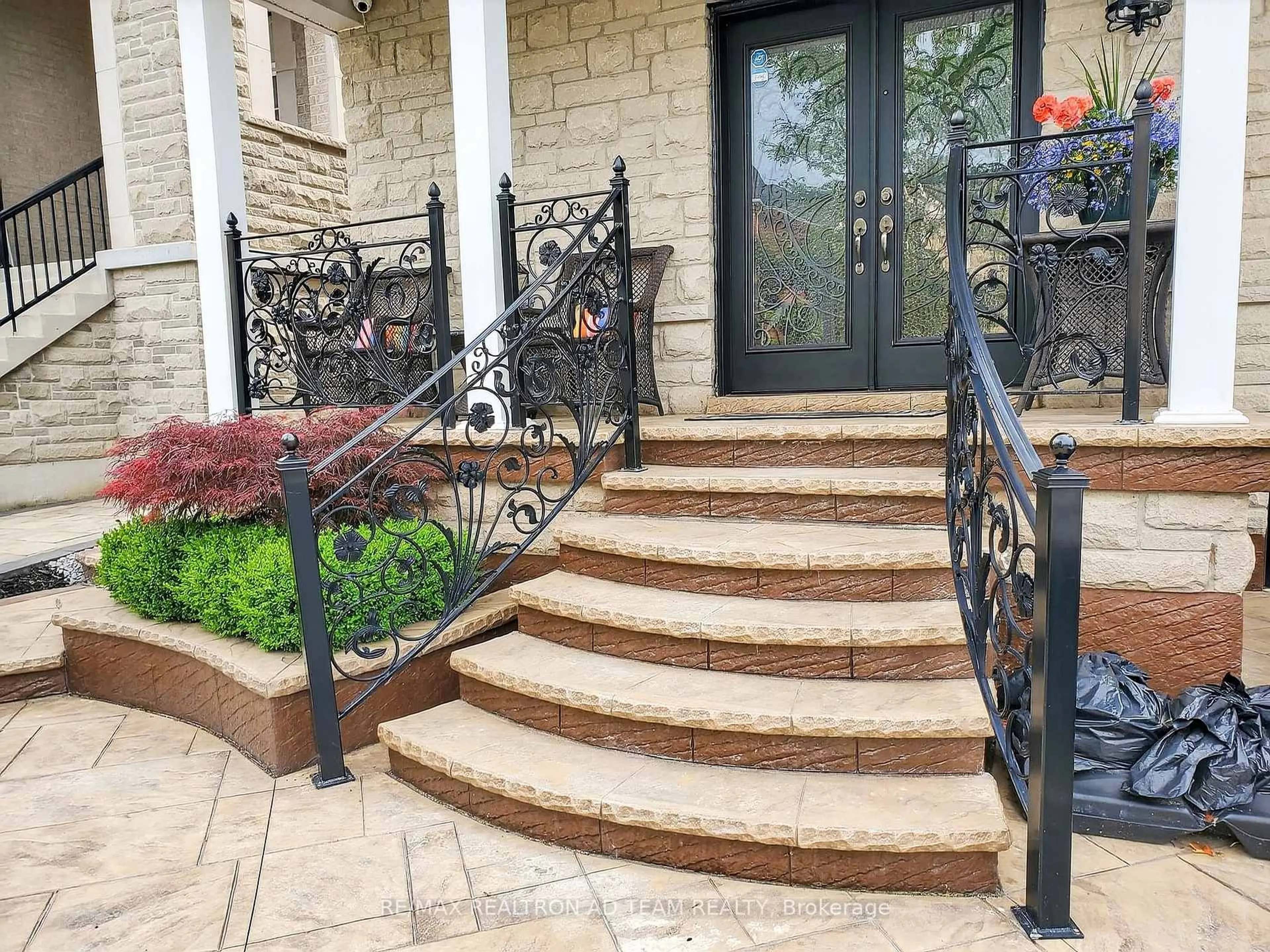 Unknown for 27 Darlet Ave, Ajax Ontario L1Z 0G4