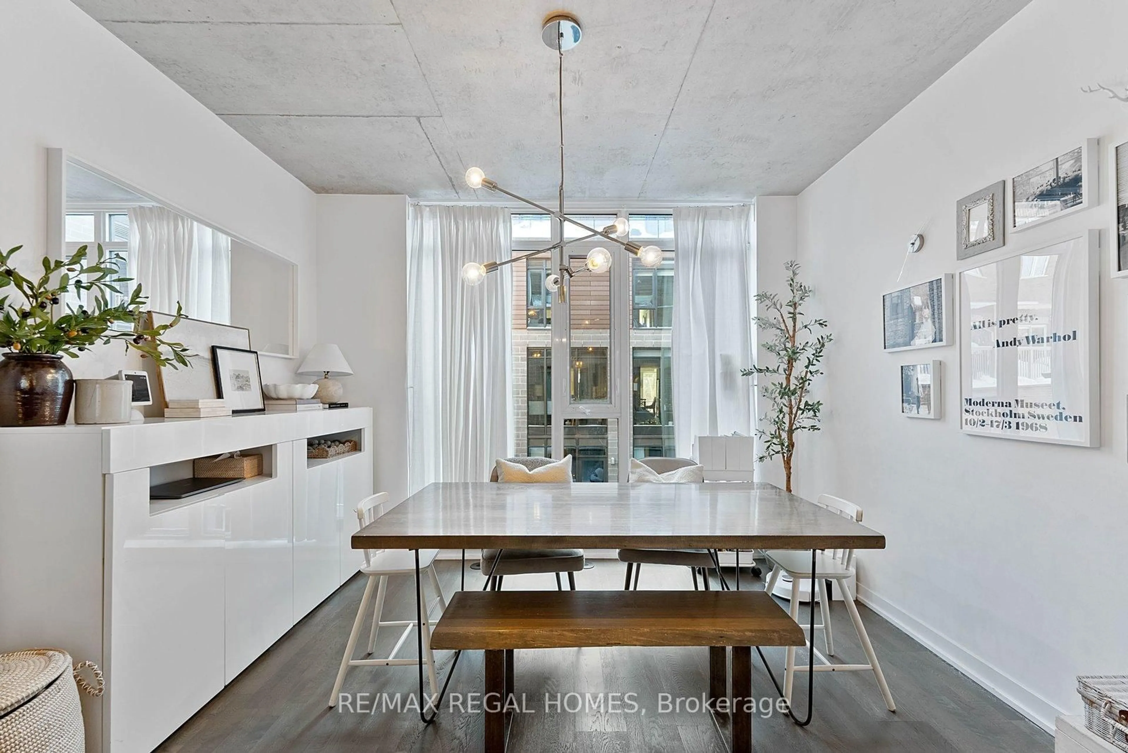 Dining room, ceramic/tile floor for 1238 Dundas St #TH110, Toronto Ontario M4M 0C6