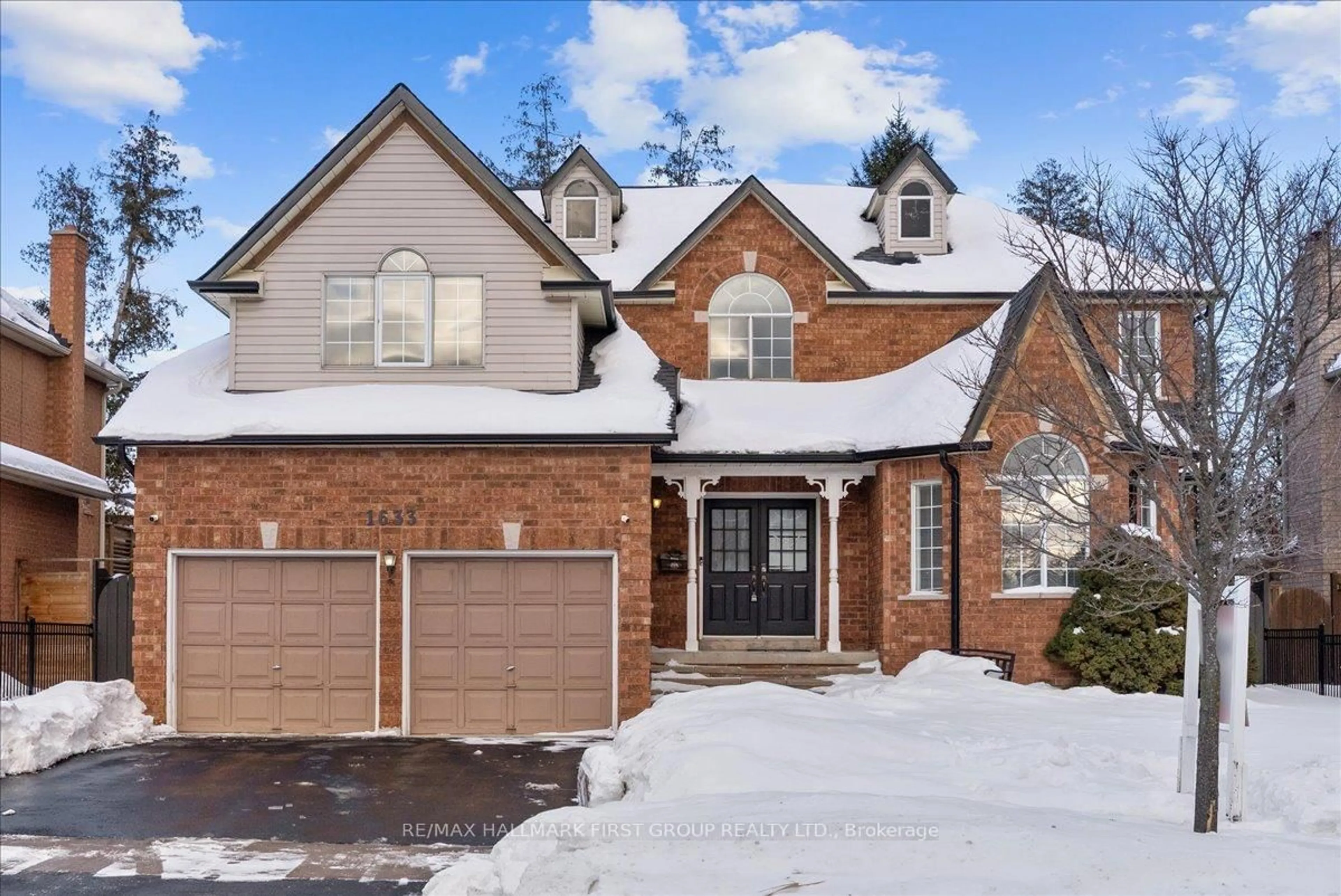 Home with brick exterior material, street for 1633 Valley Ridge Cres, Pickering Ontario L1V 6S5