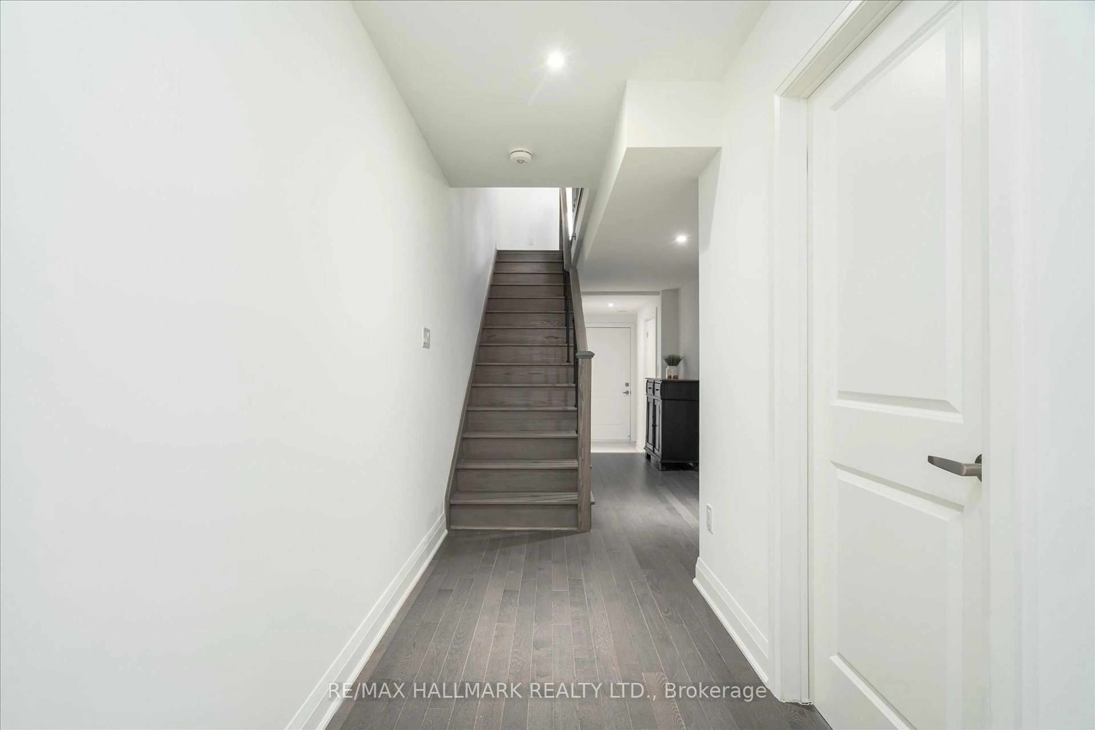 Unknown for 613 Port Darlington Rd, Clarington Ontario L1C 3K5