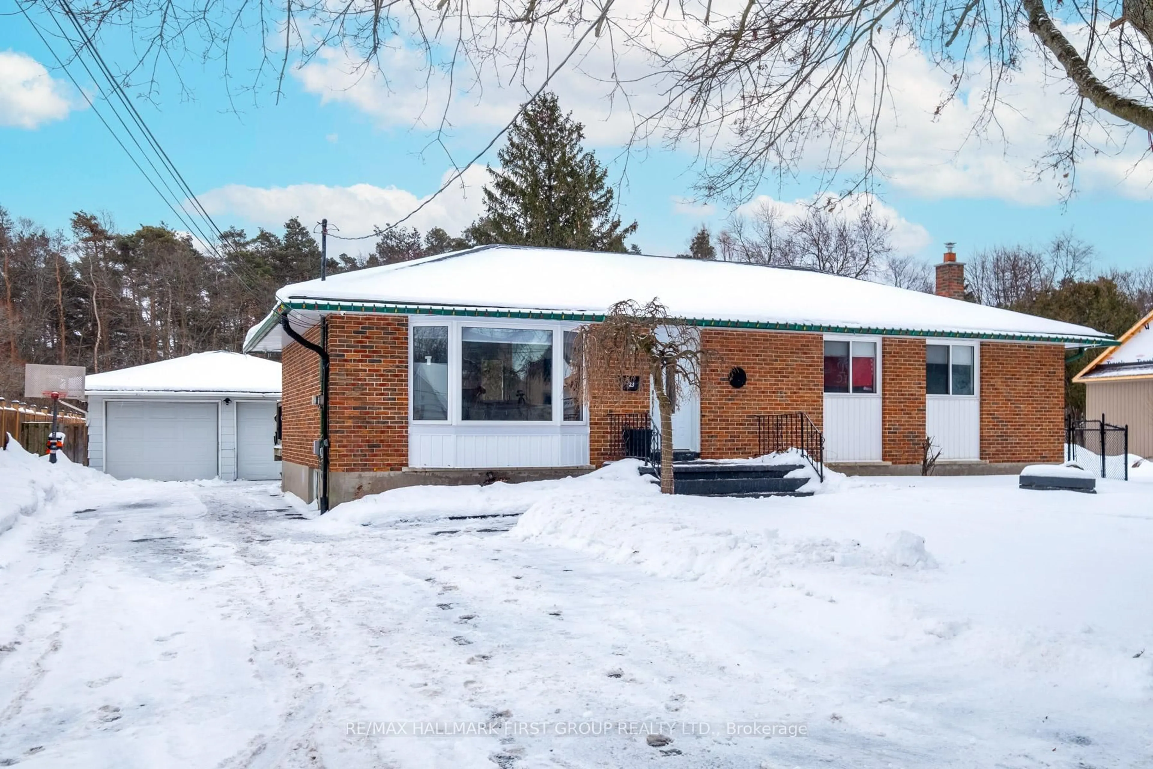 Unknown for 23 Eastwood Ave, Oshawa Ontario L1G 3Y5