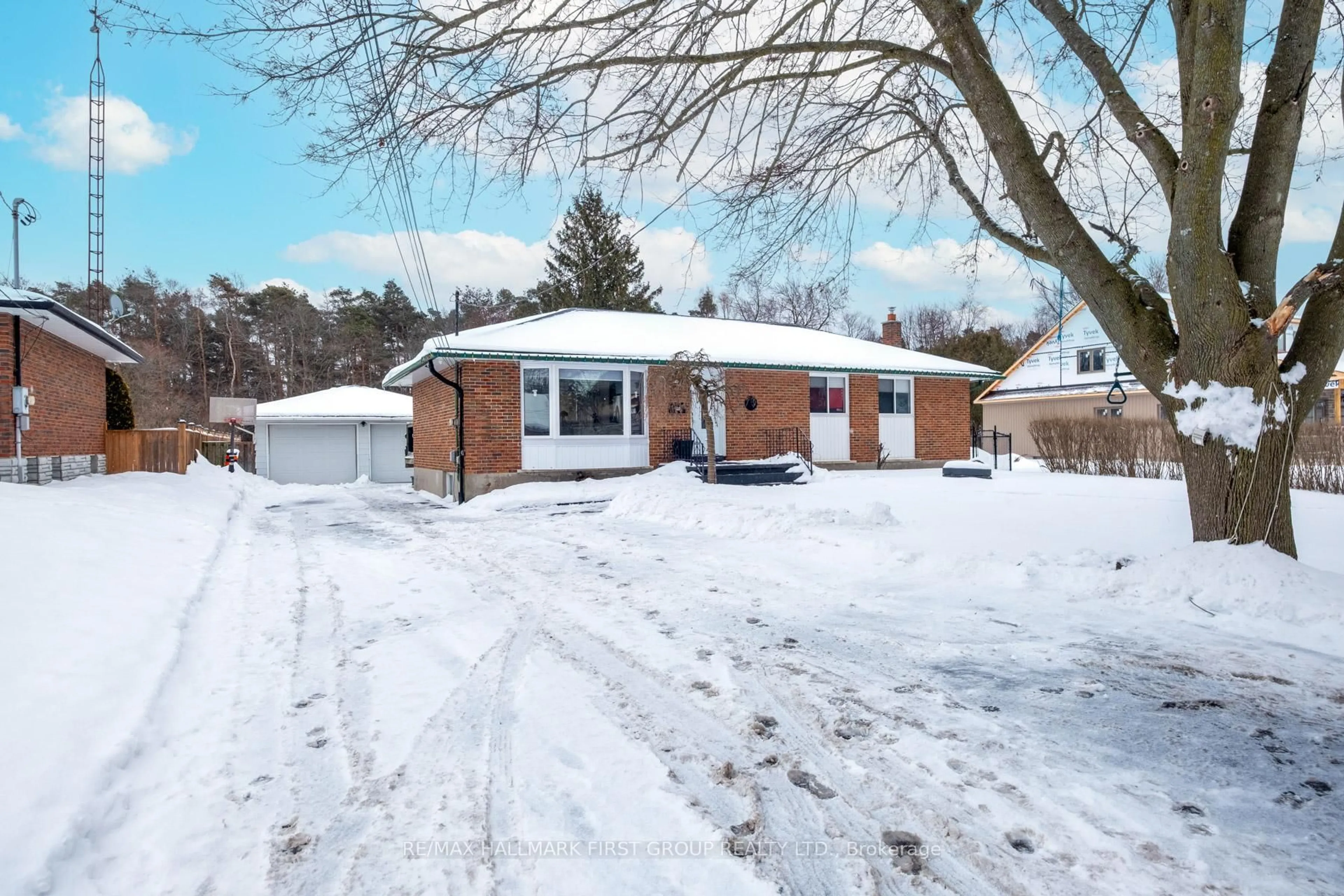 Unknown for 23 Eastwood Ave, Oshawa Ontario L1G 3Y5