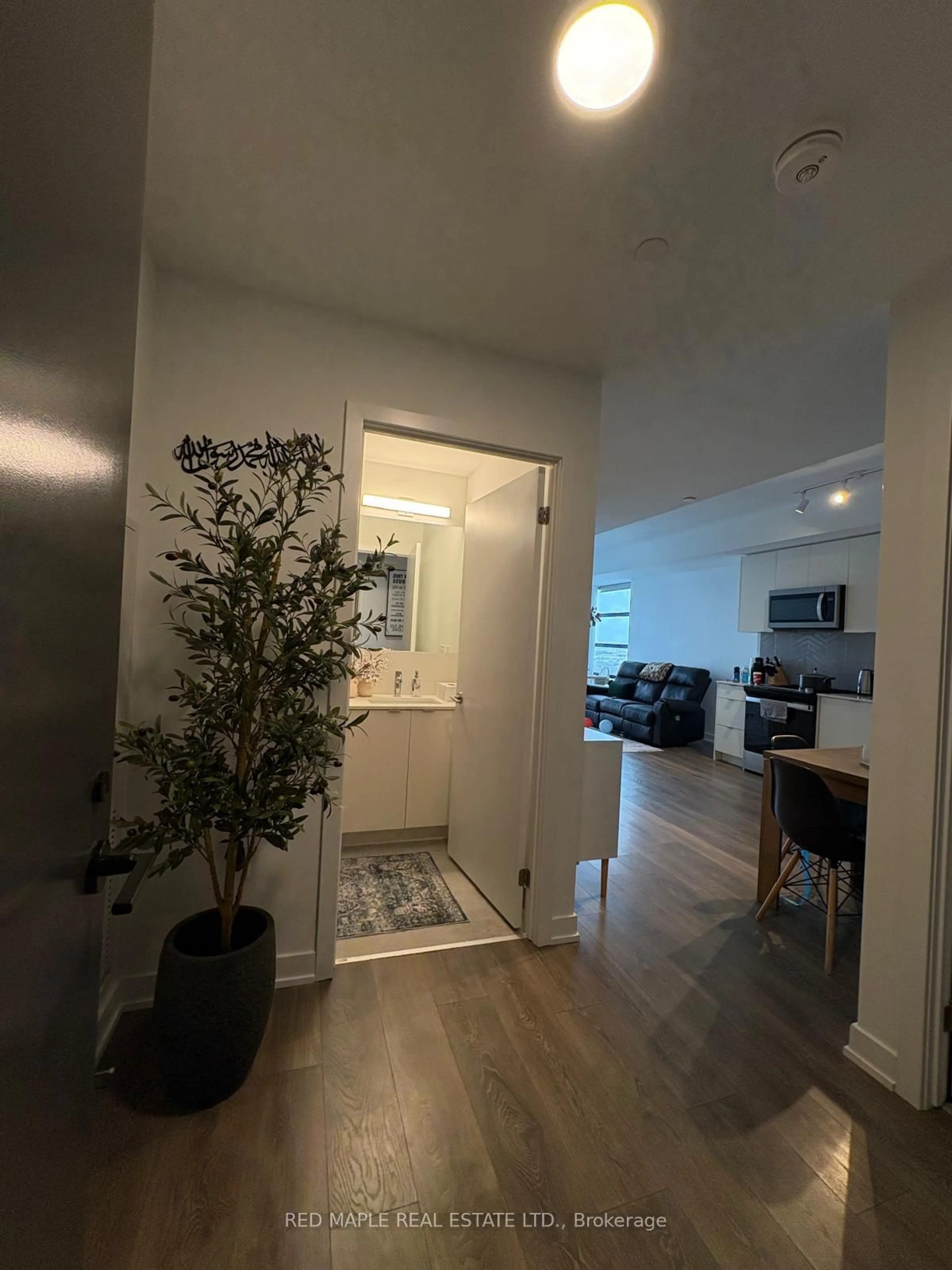 A pic of a room for 1606 Charles St #1303, Whitby Ontario L1N 1B9