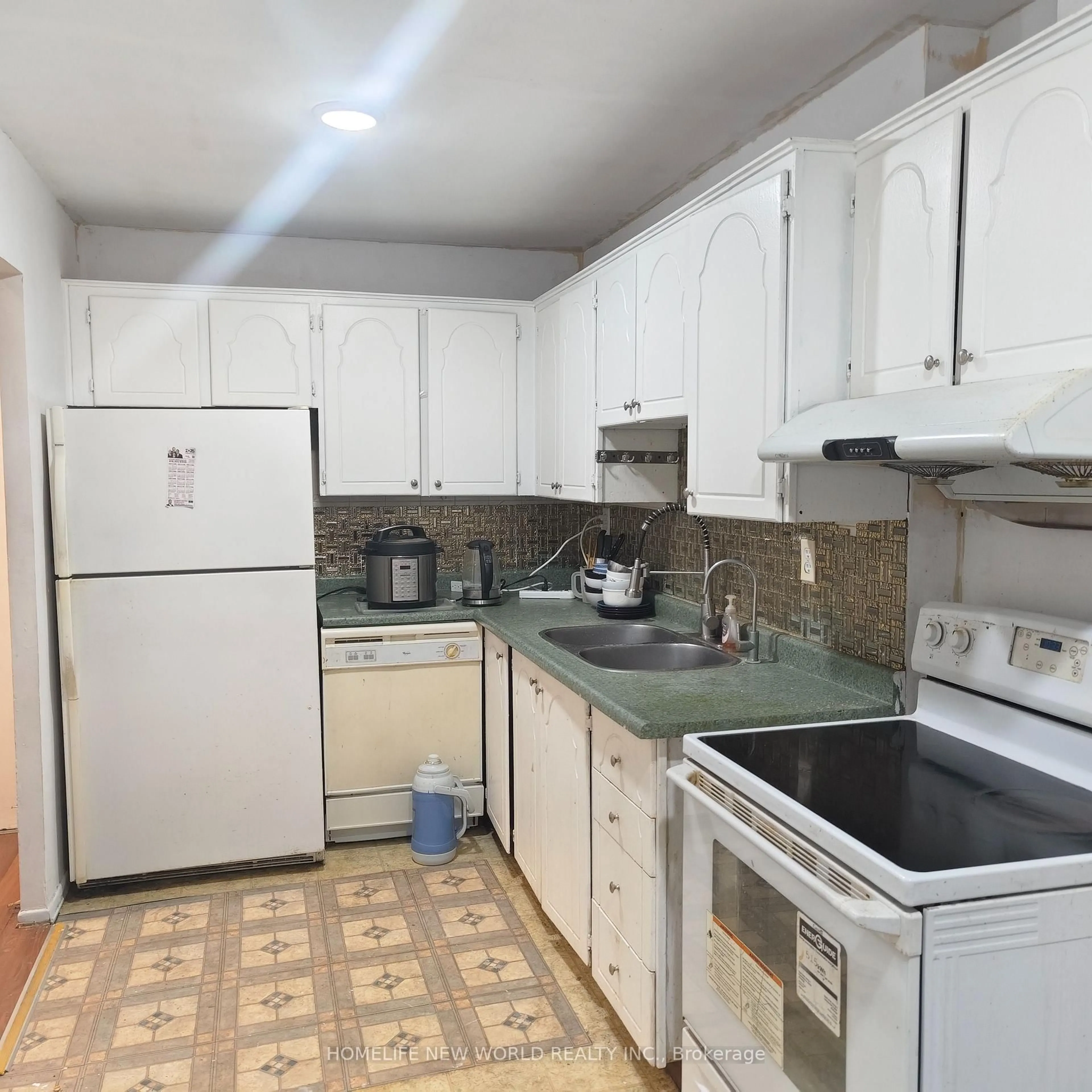 Standard kitchen, unknown for 4064 Lawrence Ave #606, Toronto Ontario M1E 4V6