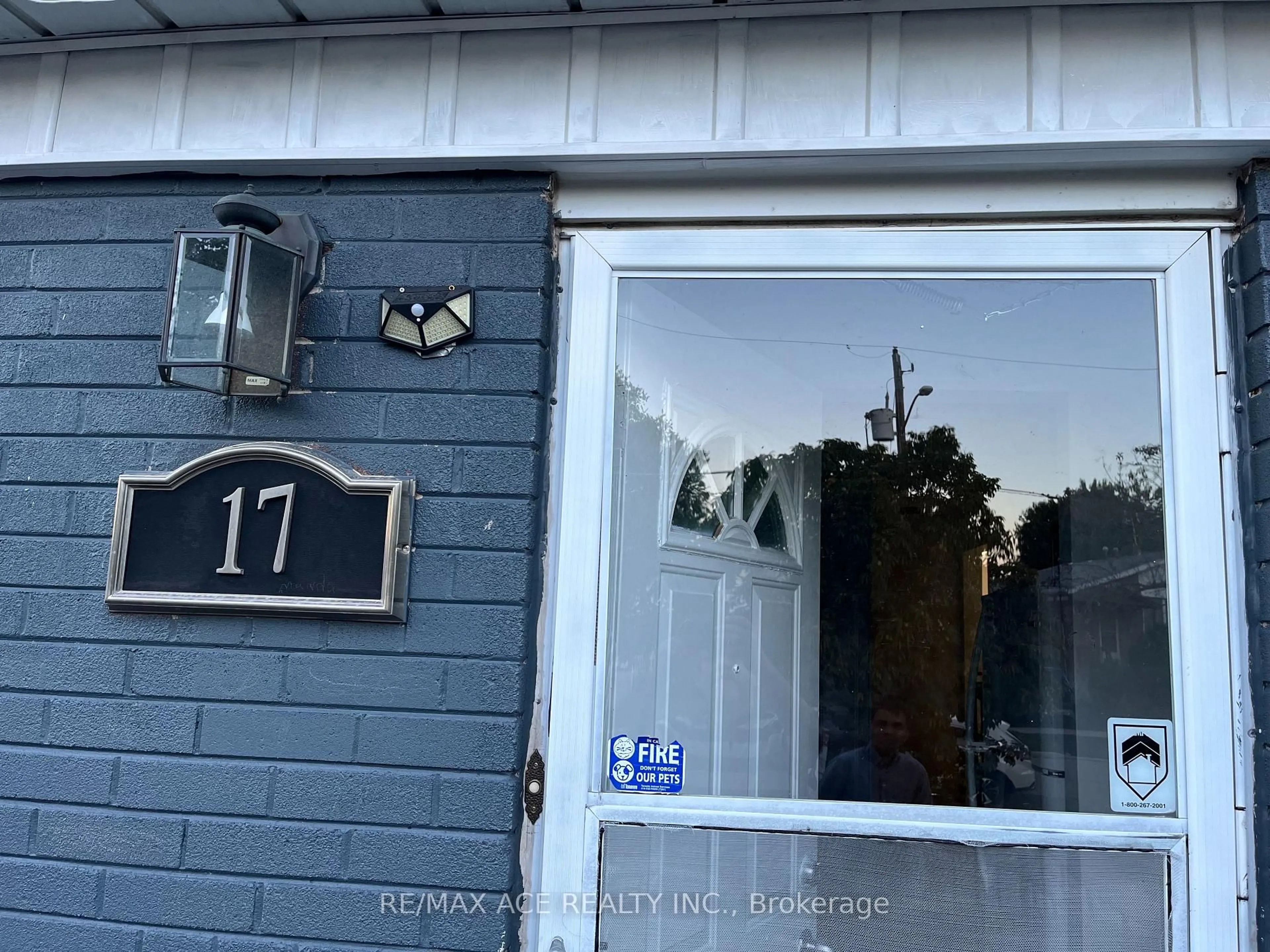 Unknown for 17 Huddleston Crt, Toronto Ontario M1L 4L1