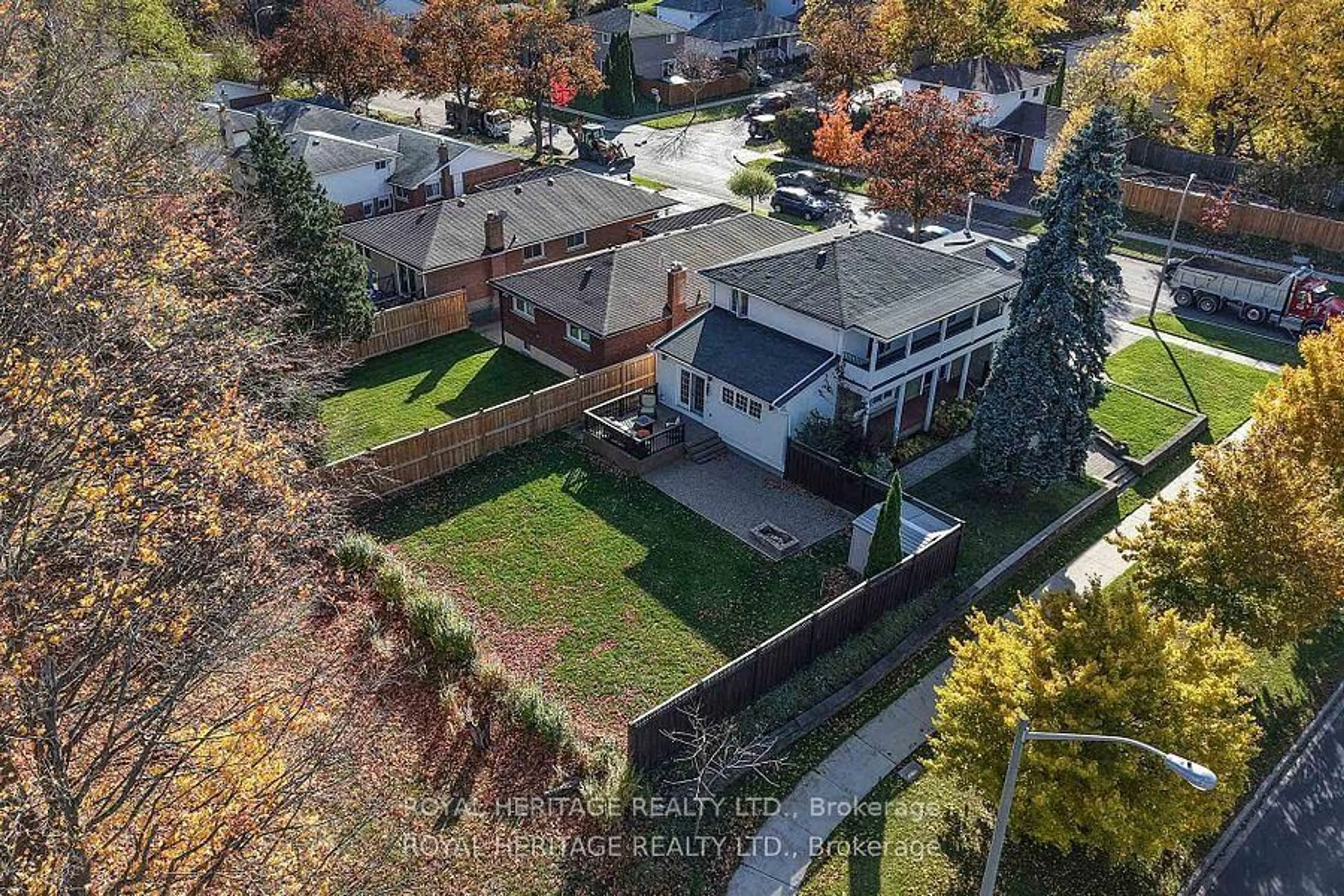 A pic from outside/outdoor area/front of a property/back of a property/a pic from drone, street for 47 Cherryhill Ave, Toronto Ontario M1C 1W9