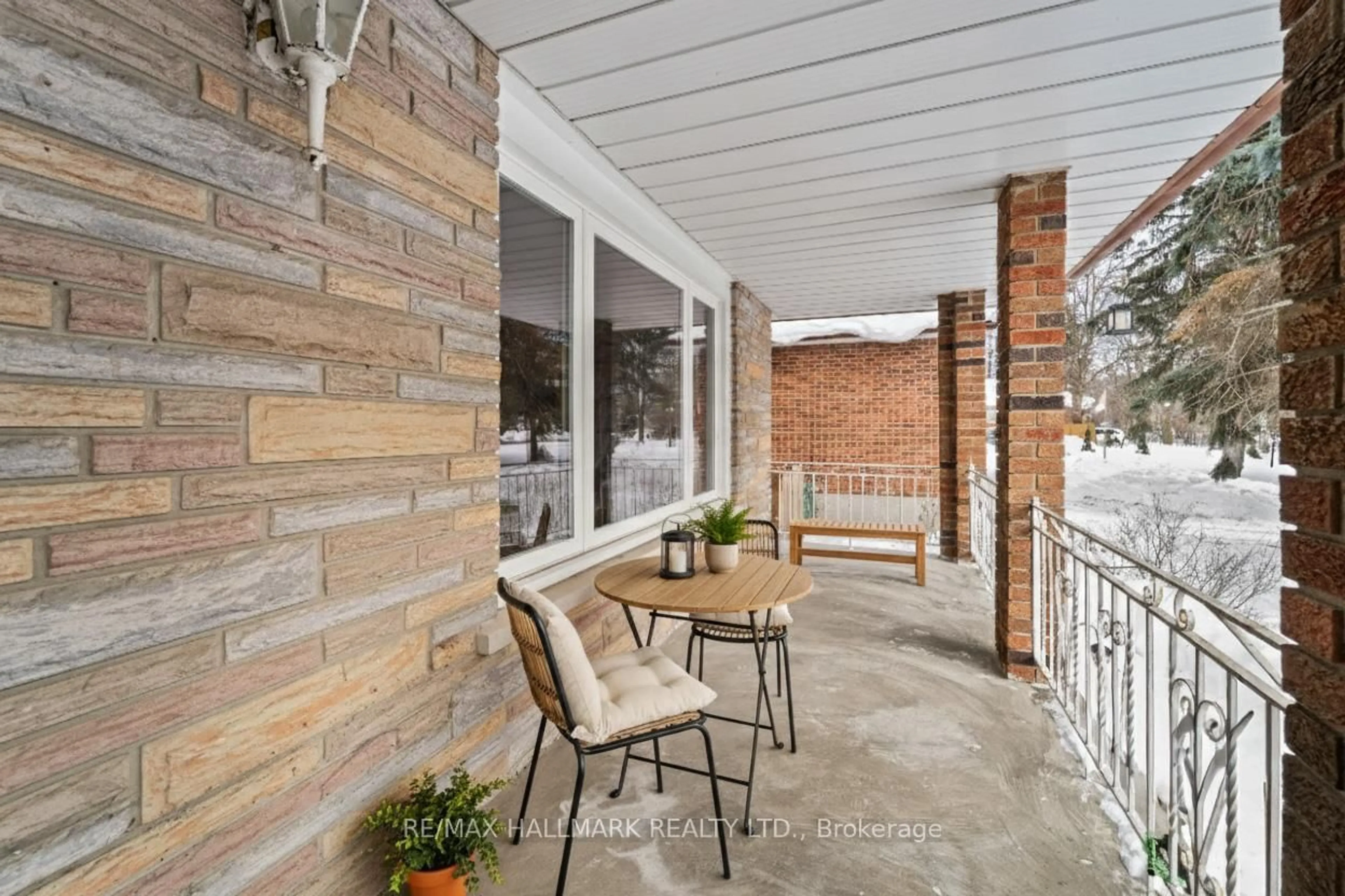 Patio, street for 5324 Lawrence Ave, Toronto Ontario M1C 1R4