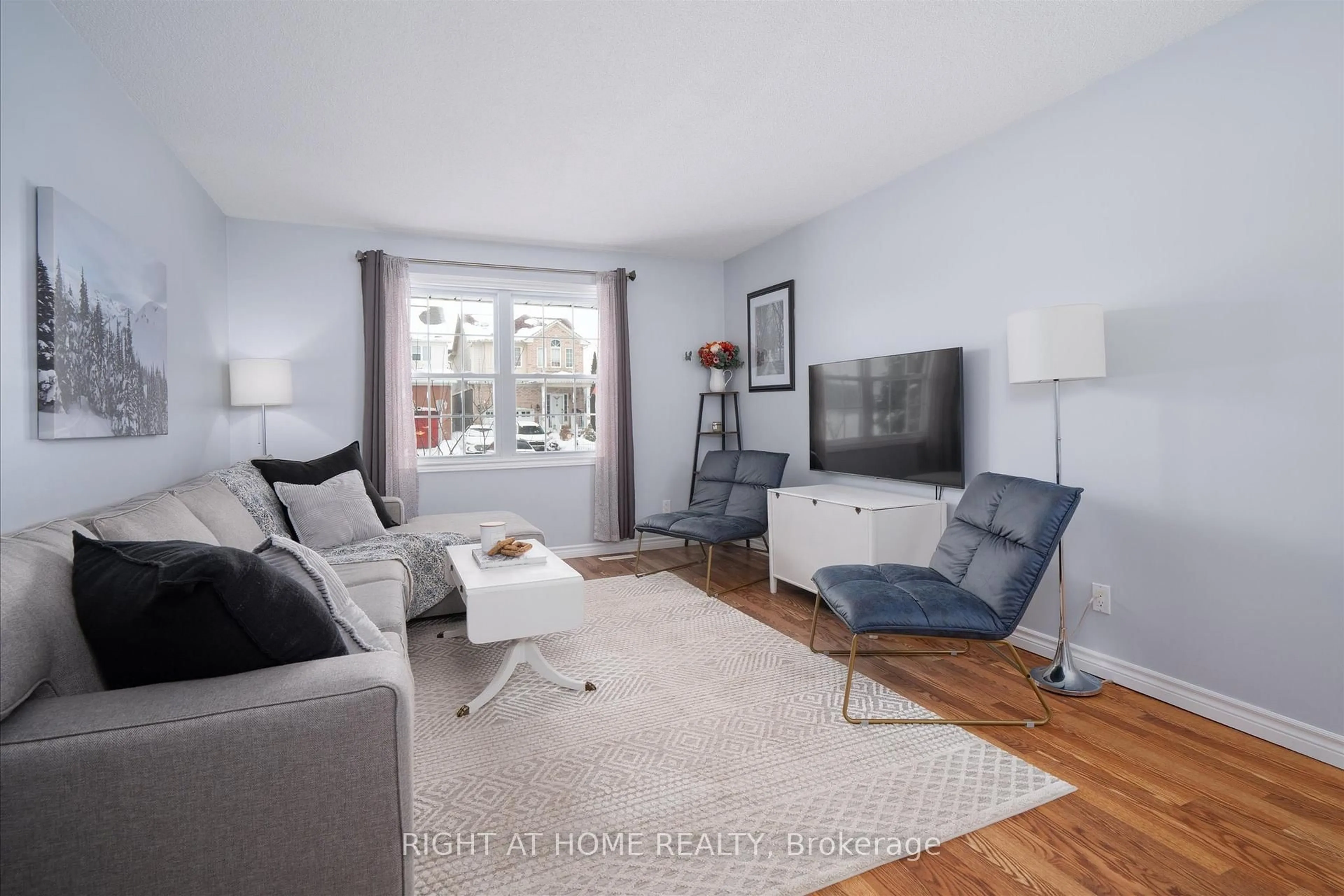 Living room with furniture, unknown for 141 Glovers Rd, Oshawa Ontario L1G 3Y1