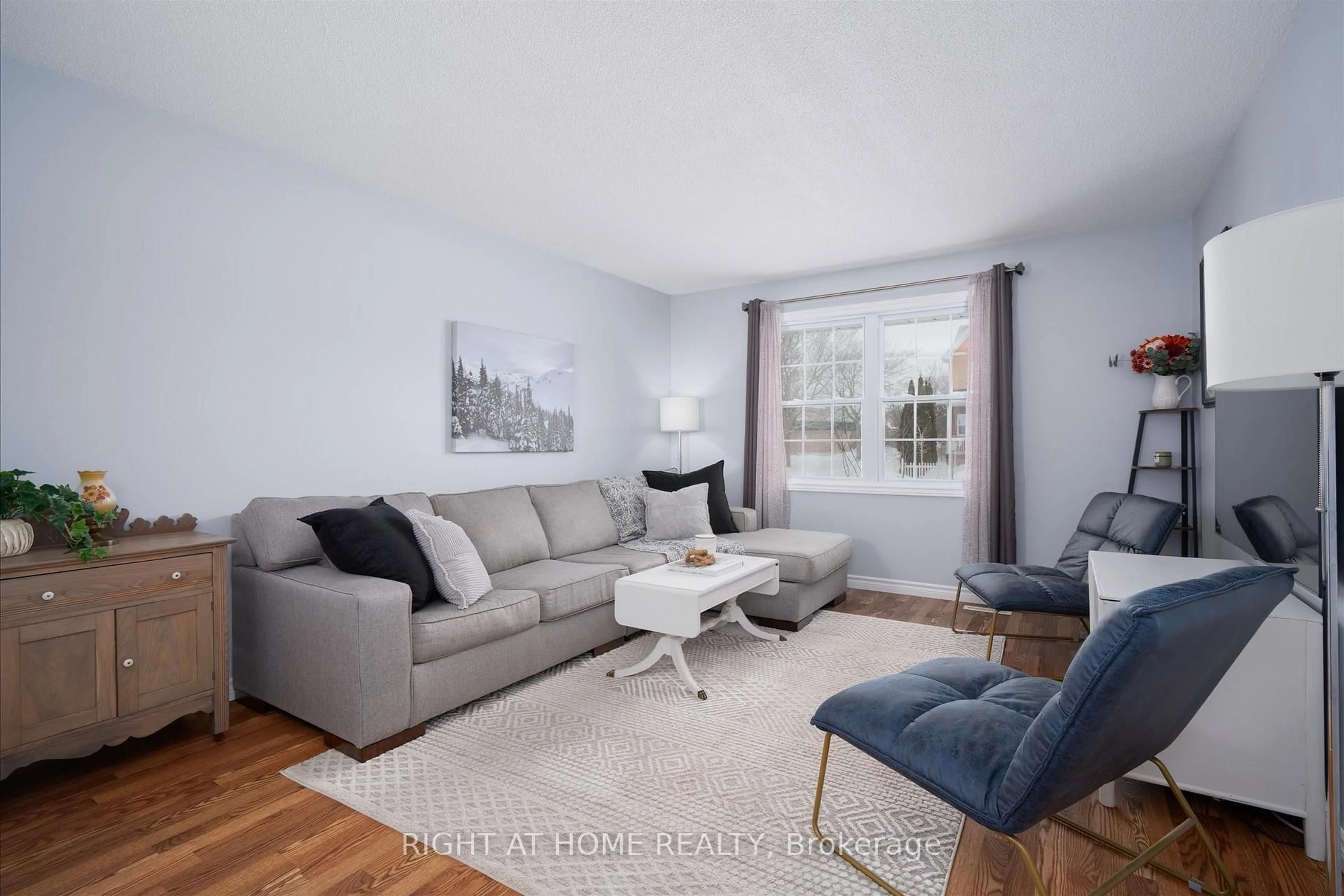 Living room with furniture, unknown for 141 Glovers Rd, Oshawa Ontario L1G 3Y1