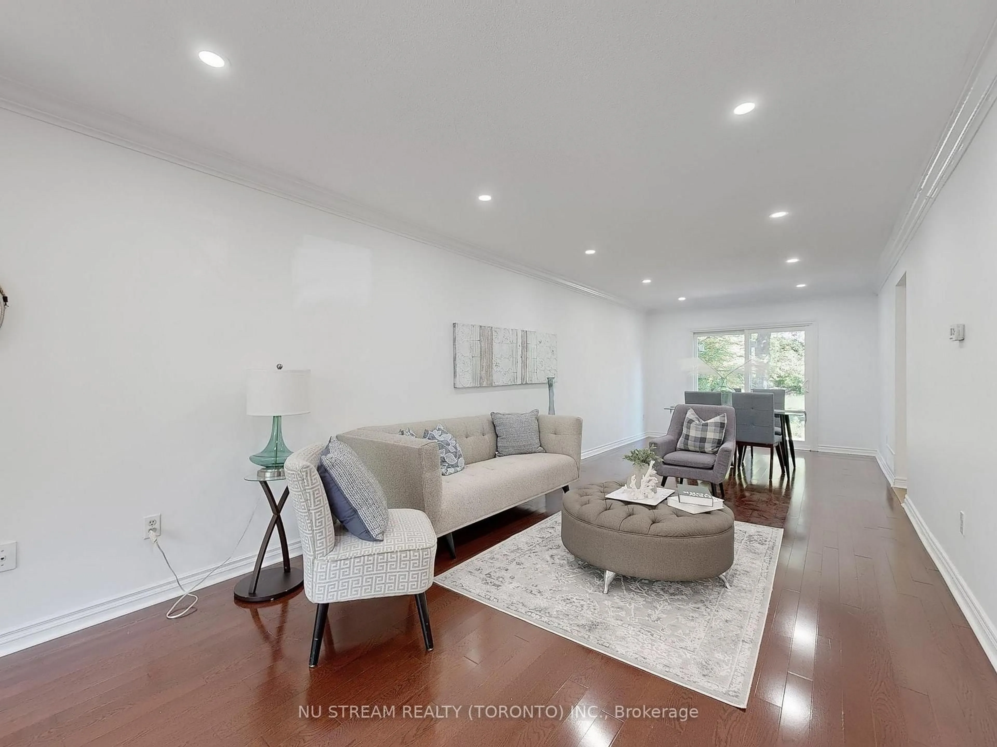 Living room with furniture, unknown for 172 Lawson Rd, Toronto Ontario M1C 2J4