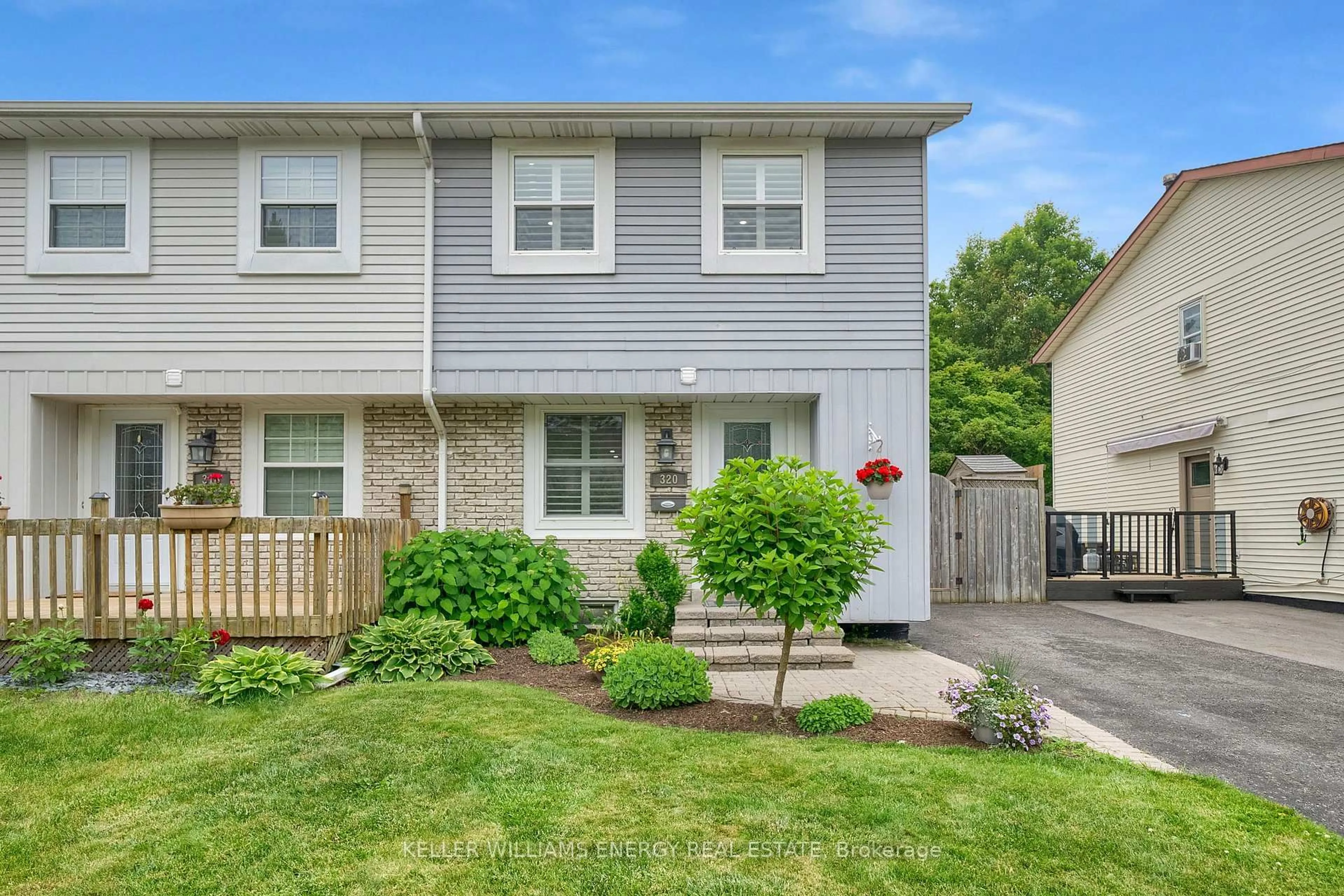 Home with vinyl exterior material, street for 320 Homestead Dr, Oshawa Ontario L1J 6V1