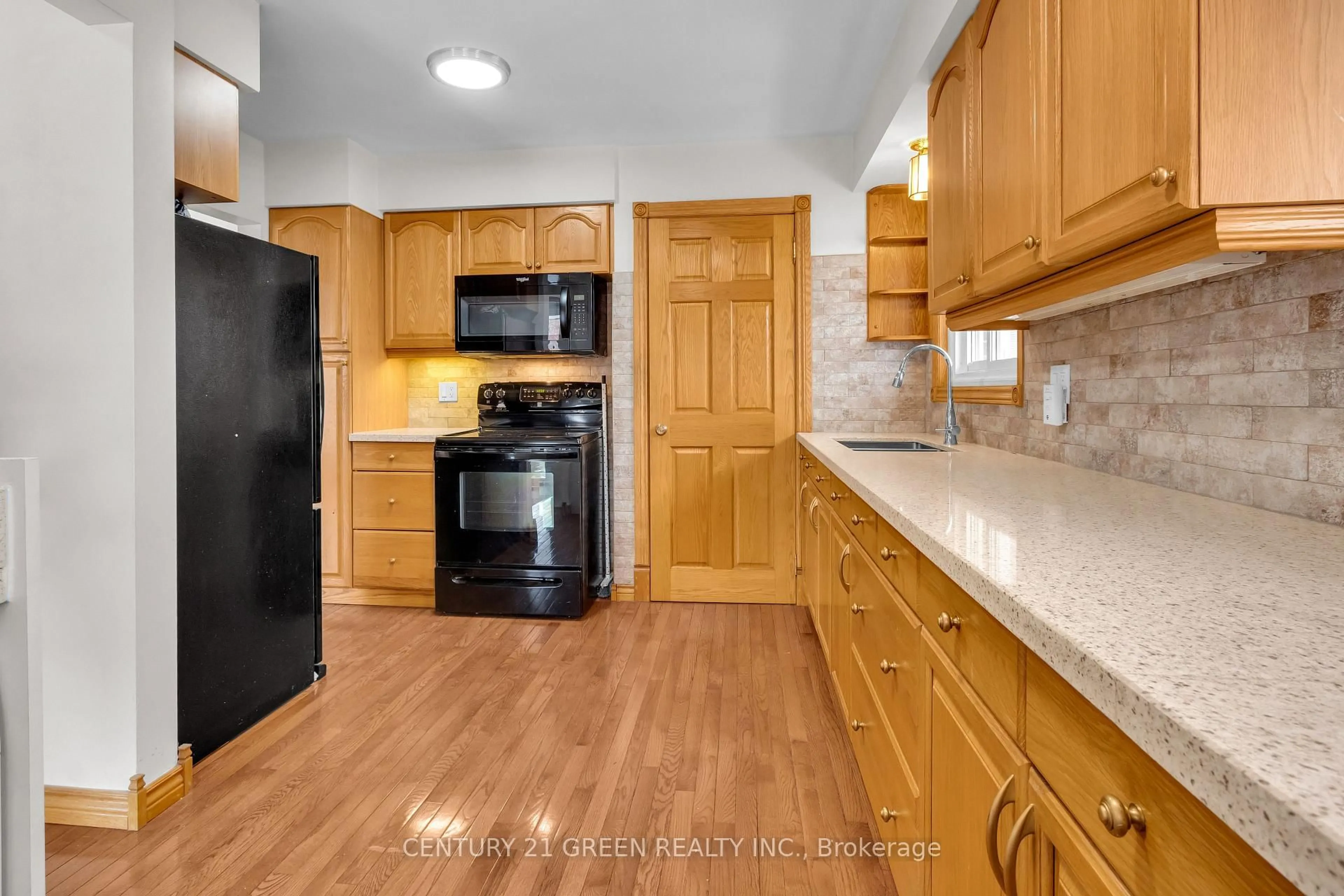 Standard kitchen, unknown for 68 Athabasca St, Oshawa Ontario L1H 7H6