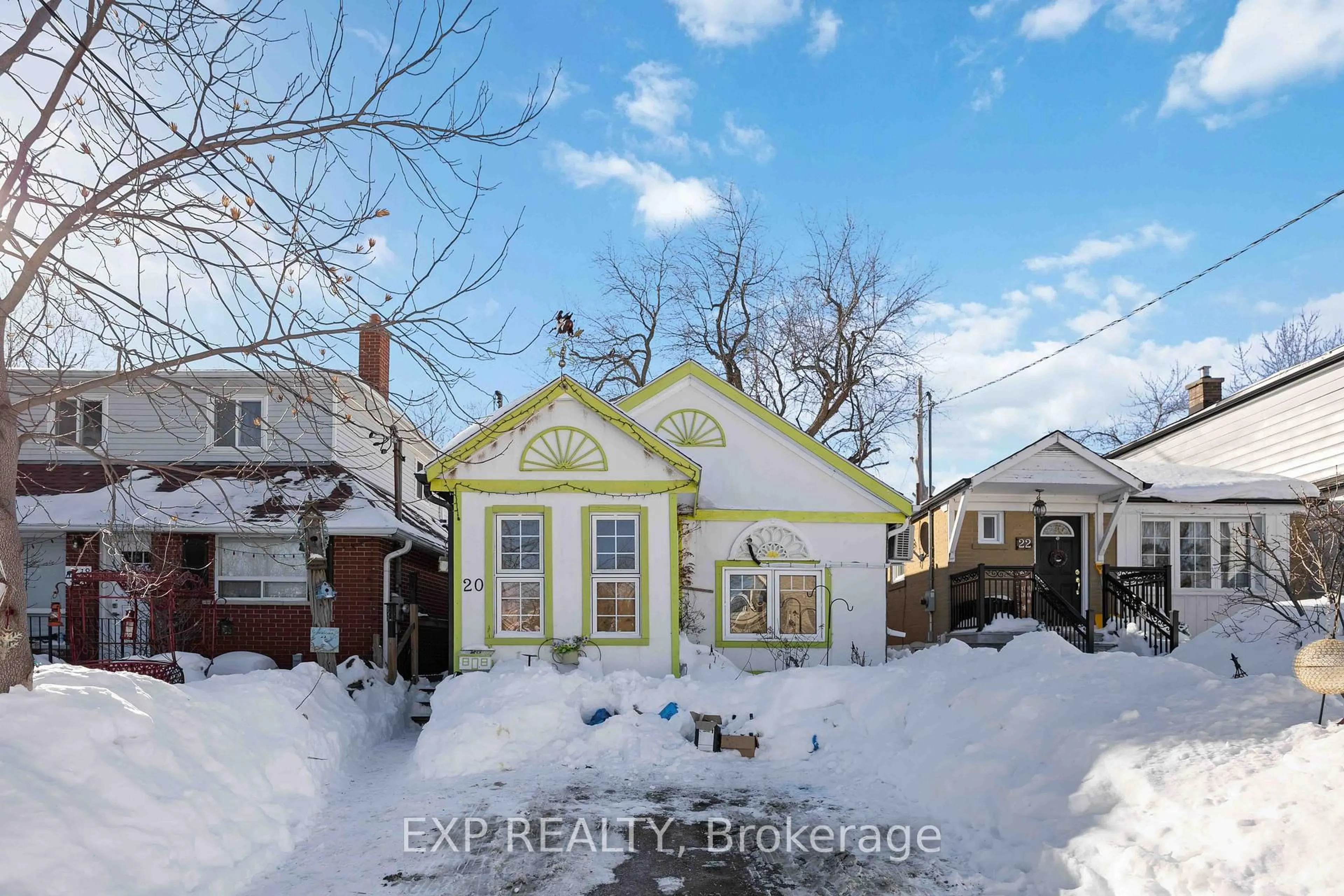 A pic from outside/outdoor area/front of a property/back of a property/a pic from drone, street for 20 PRESTON St, Toronto Ontario M1N 3N1