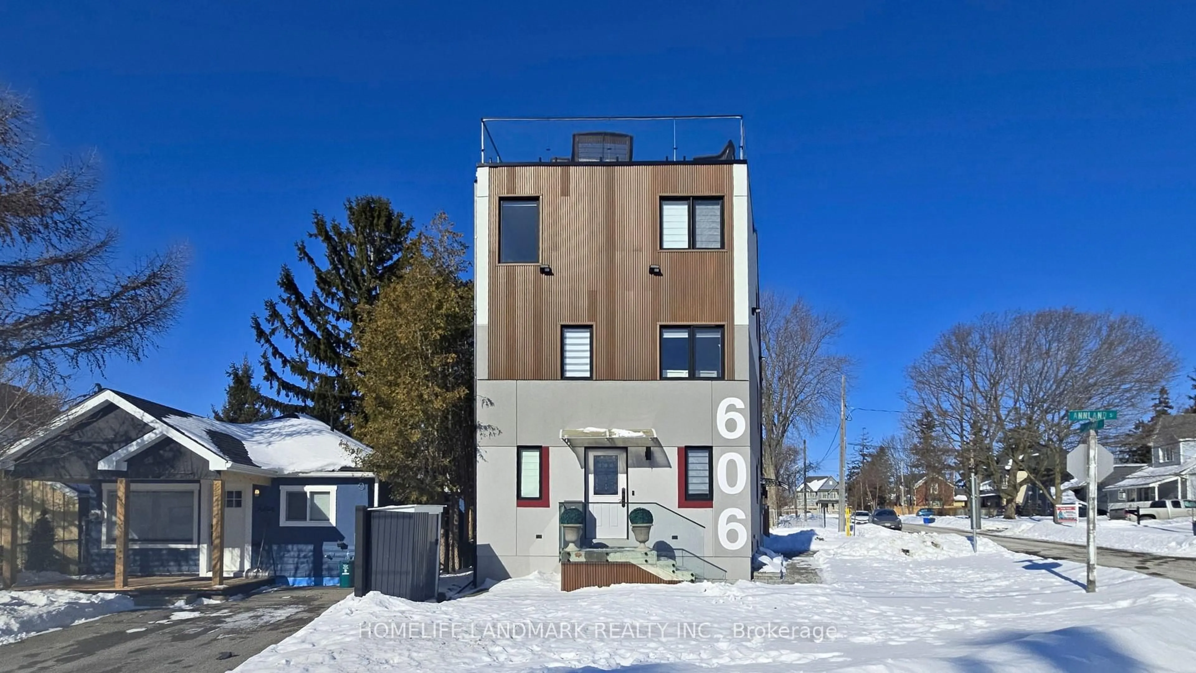 Home with brick exterior material, street for 606 Annland St, Pickering Ontario L1W 1A7