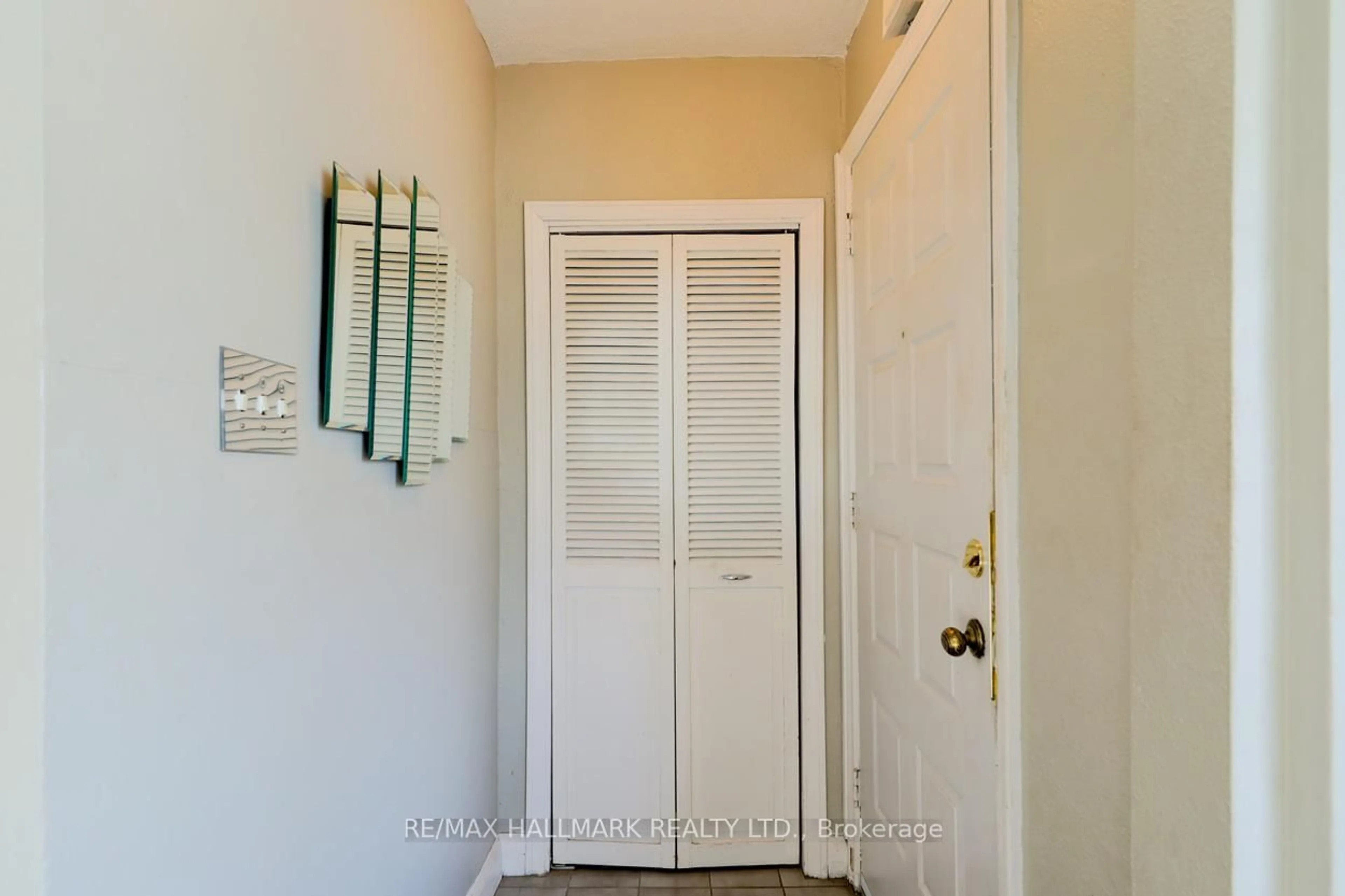 Indoor entryway for 44 Freeman St, Toronto Ontario M1N 2C2