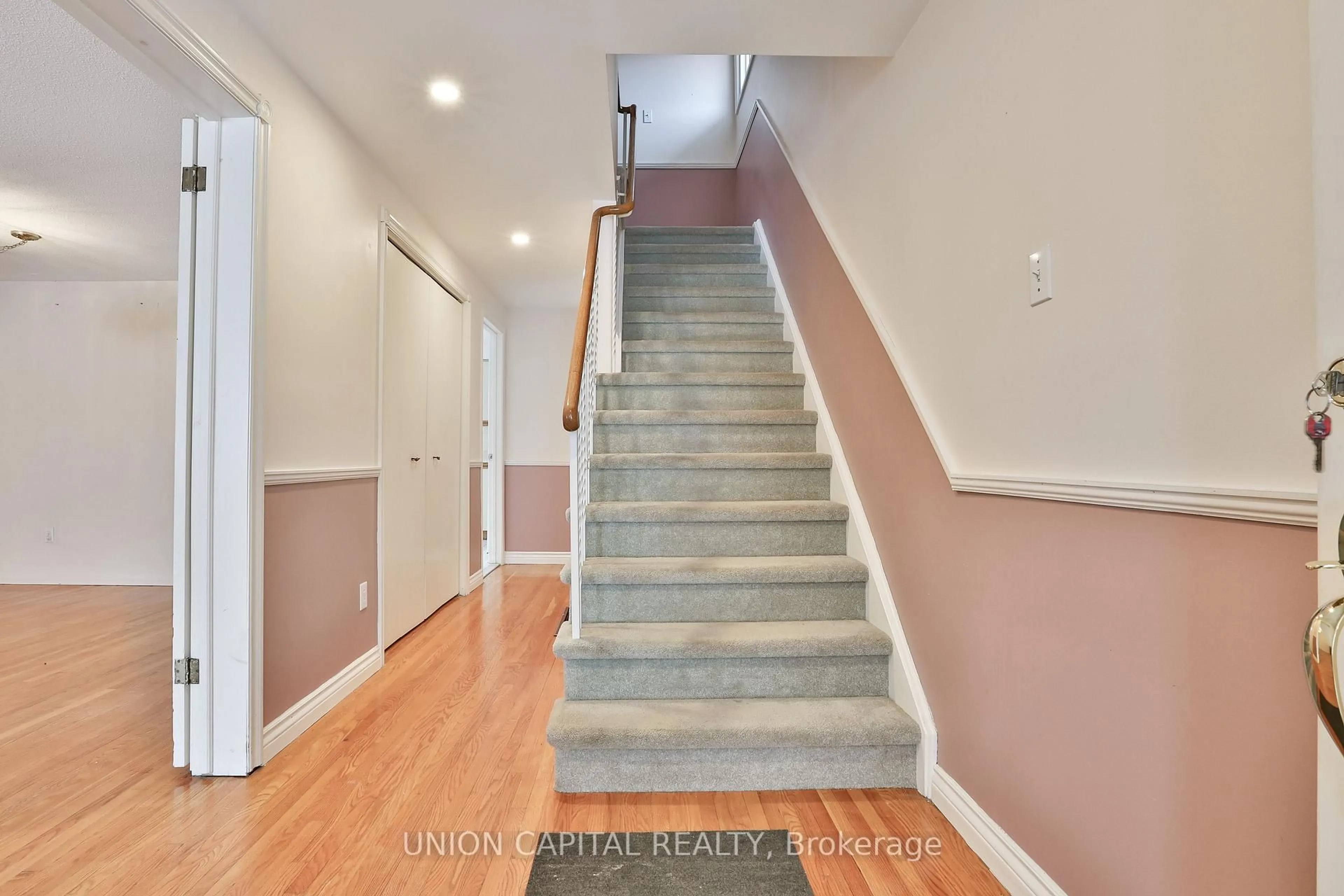 Stairs for 86 Carondale Cres, Toronto Ontario M1W 2B1