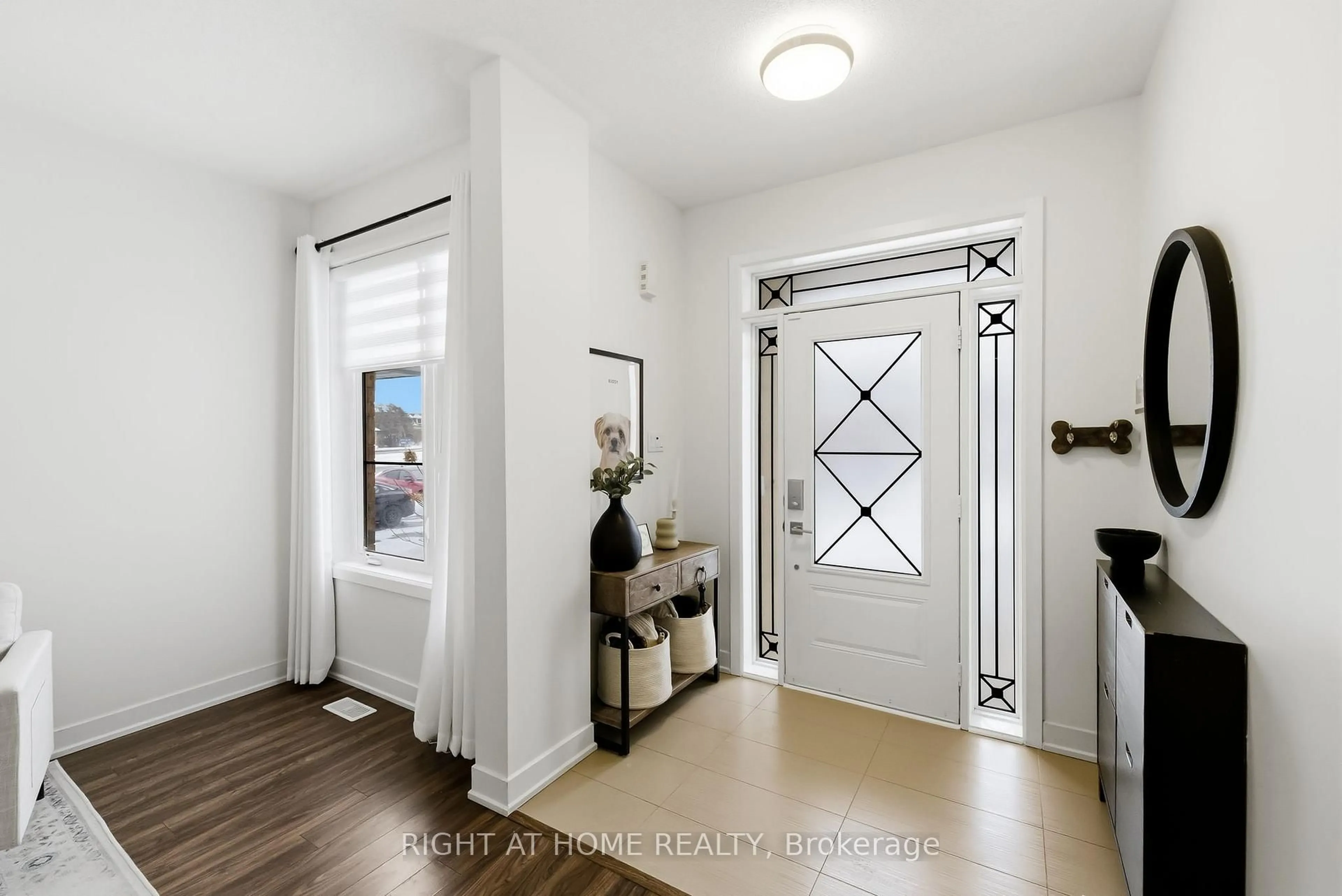 Indoor entryway for 87 Barrister Ave, Whitby Ontario L1R 0N3