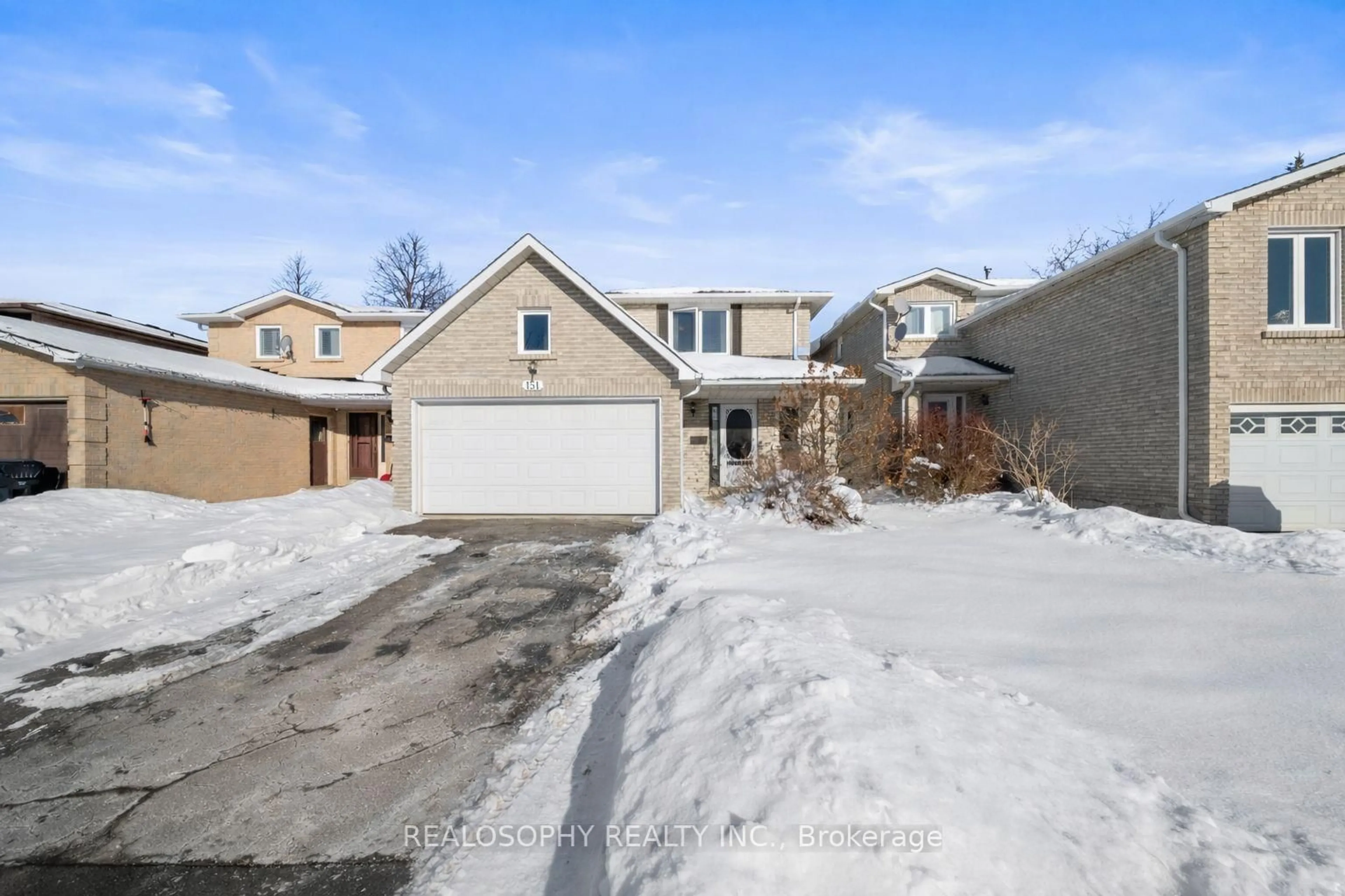 A pic from outside/outdoor area/front of a property/back of a property/a pic from drone, street for 151 Maberley Cres, Toronto Ontario M1C 3Y1