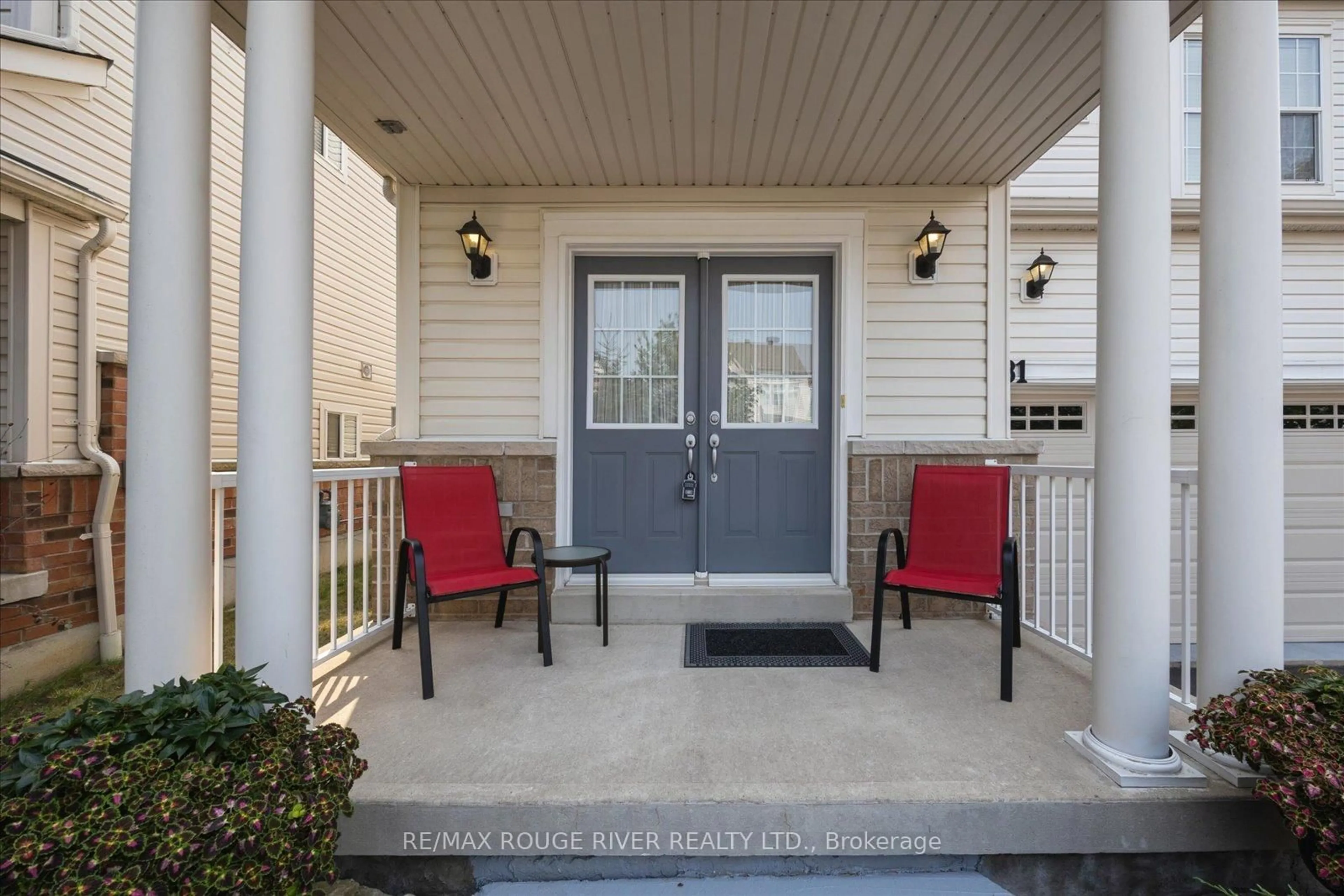 Indoor entryway for 81 Vanguard Dr, Whitby Ontario L1M 2P1