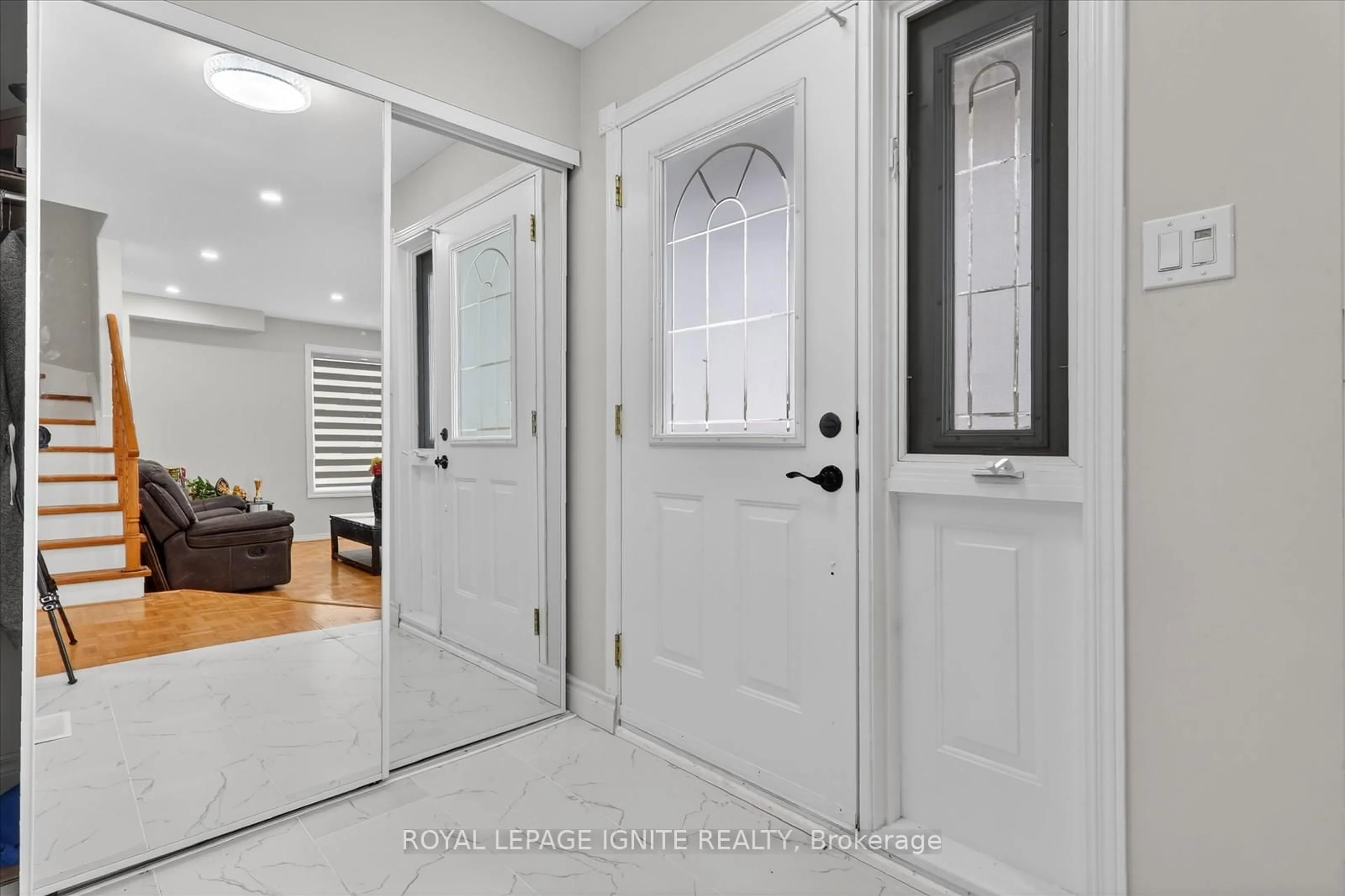 Indoor entryway for 4 Millington Cres, Ajax Ontario L1T 1R1