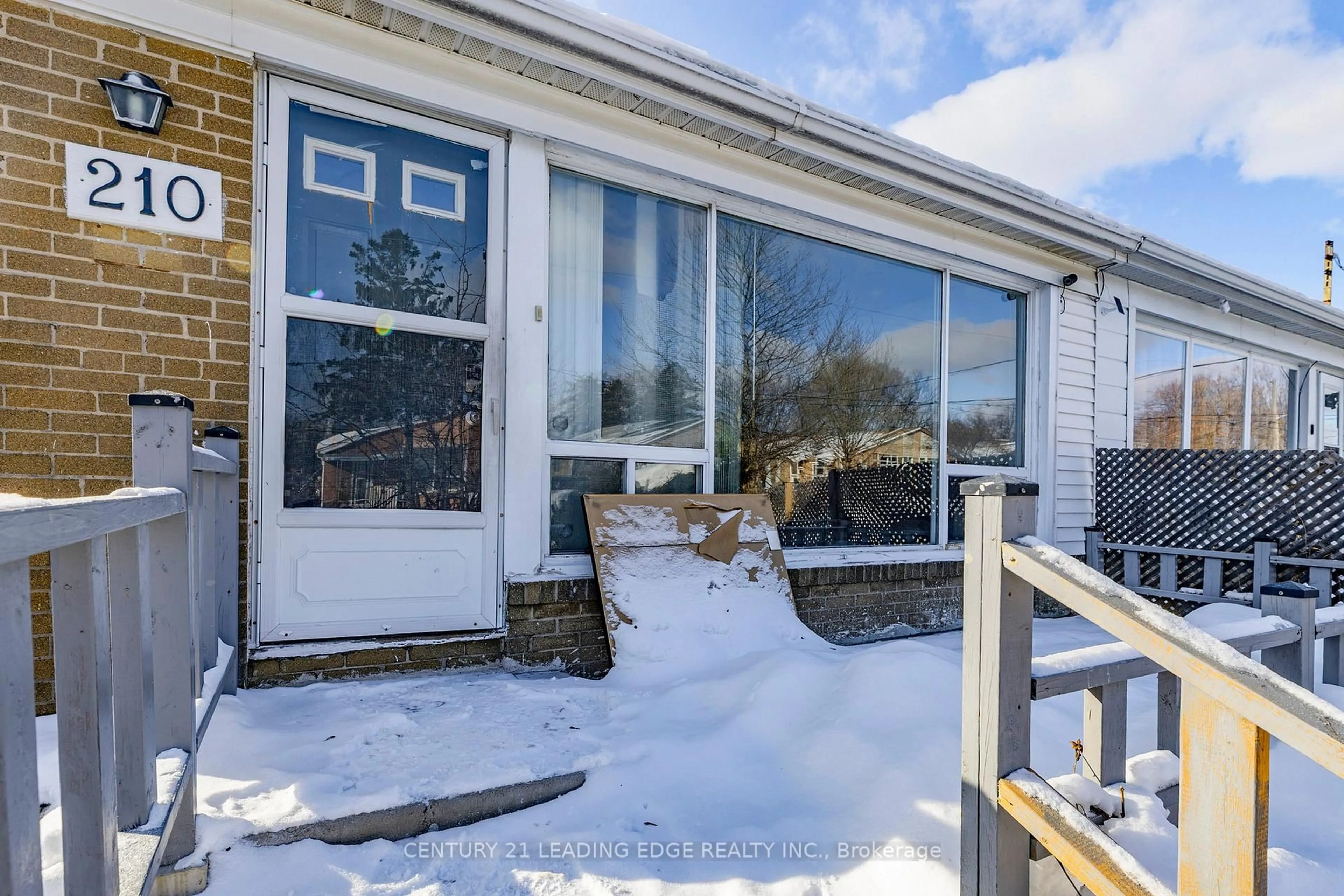 Unknown for 210 Linden Ave, Toronto Ontario M1K 3H8