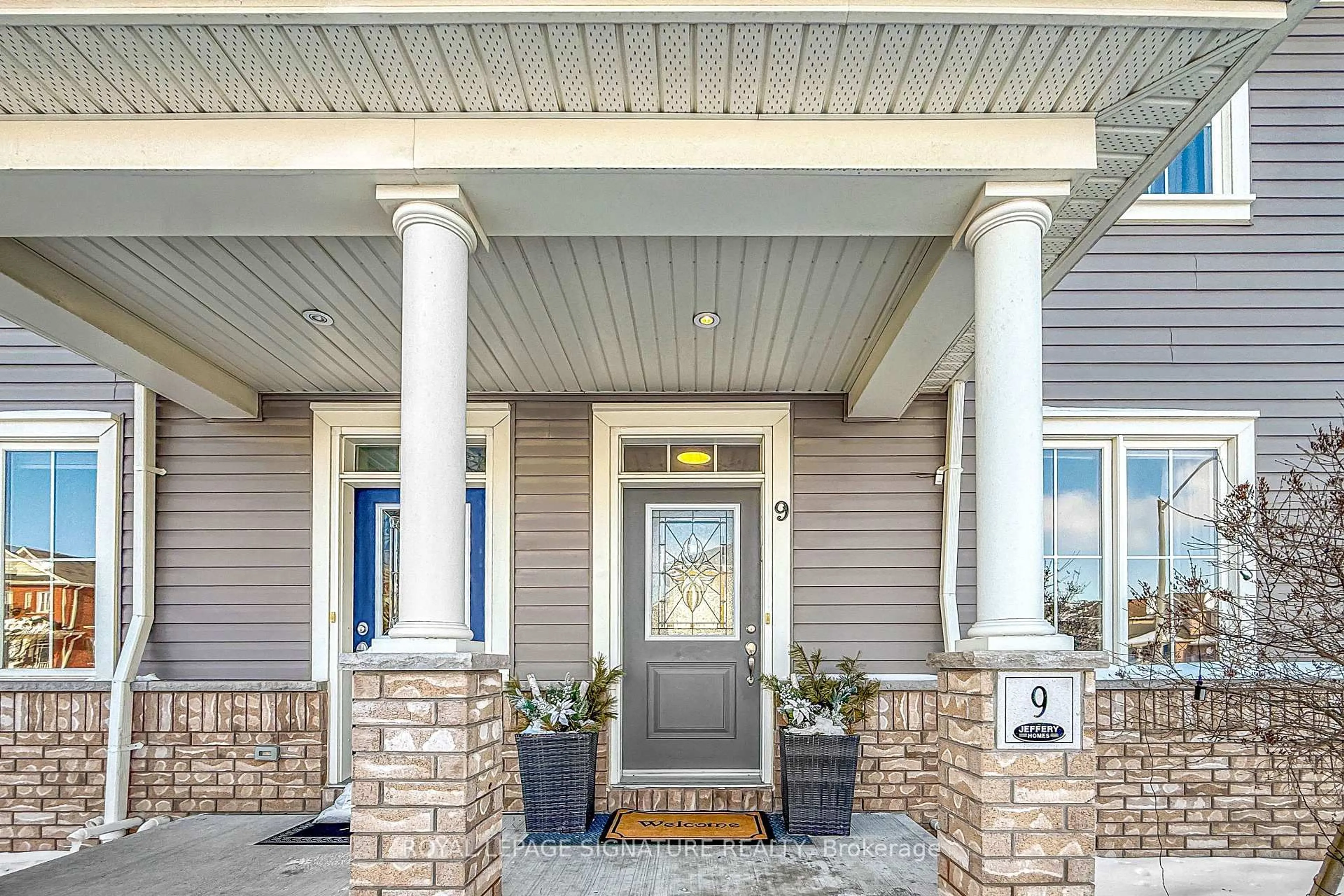 Indoor entryway for 9 Ted Miller Cres, Clarington Ontario L1C 0L8