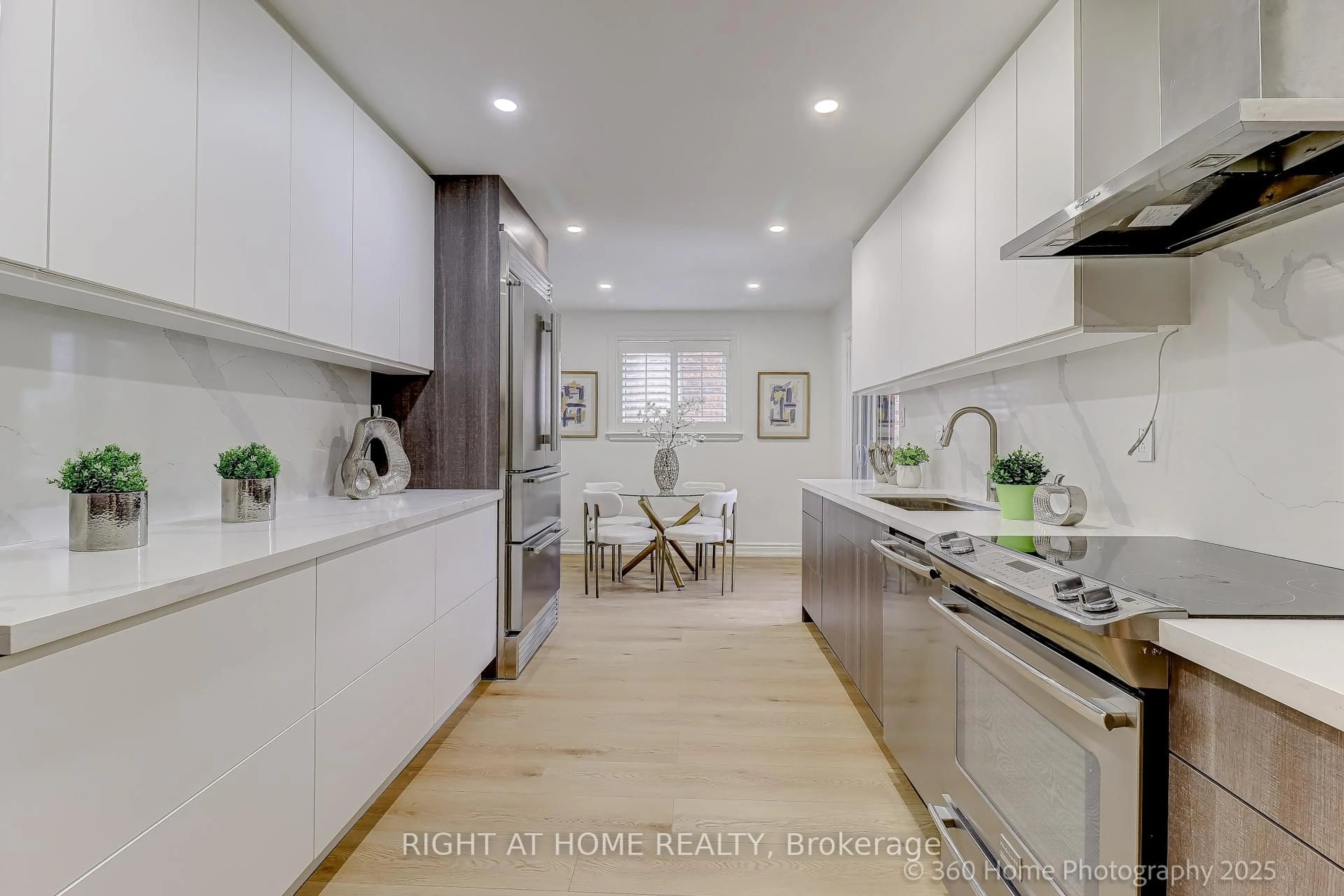 Contemporary kitchen, unknown for 44 Beamsville Dr, Toronto Ontario M1T 3S2