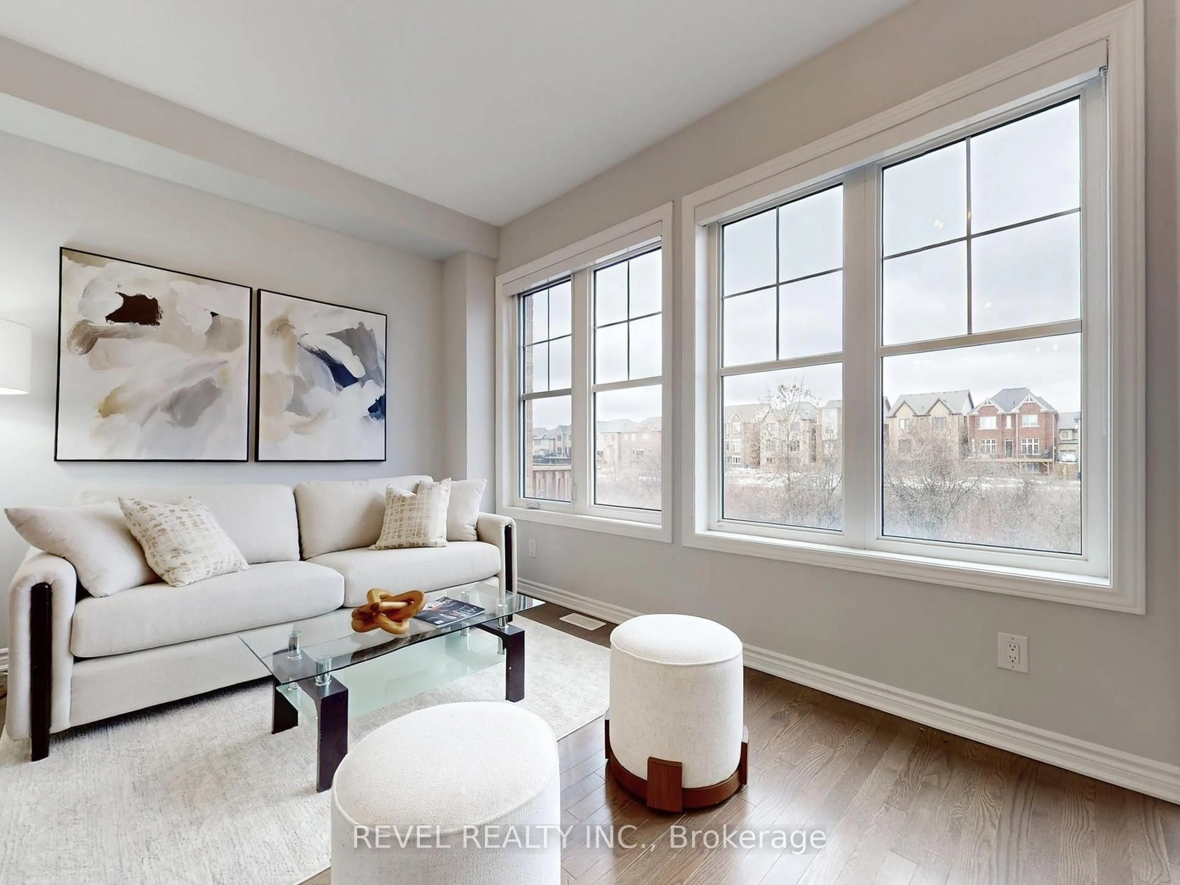 Living room with furniture, unknown for 4 Paradise Way, Whitby Ontario L1R 0R7