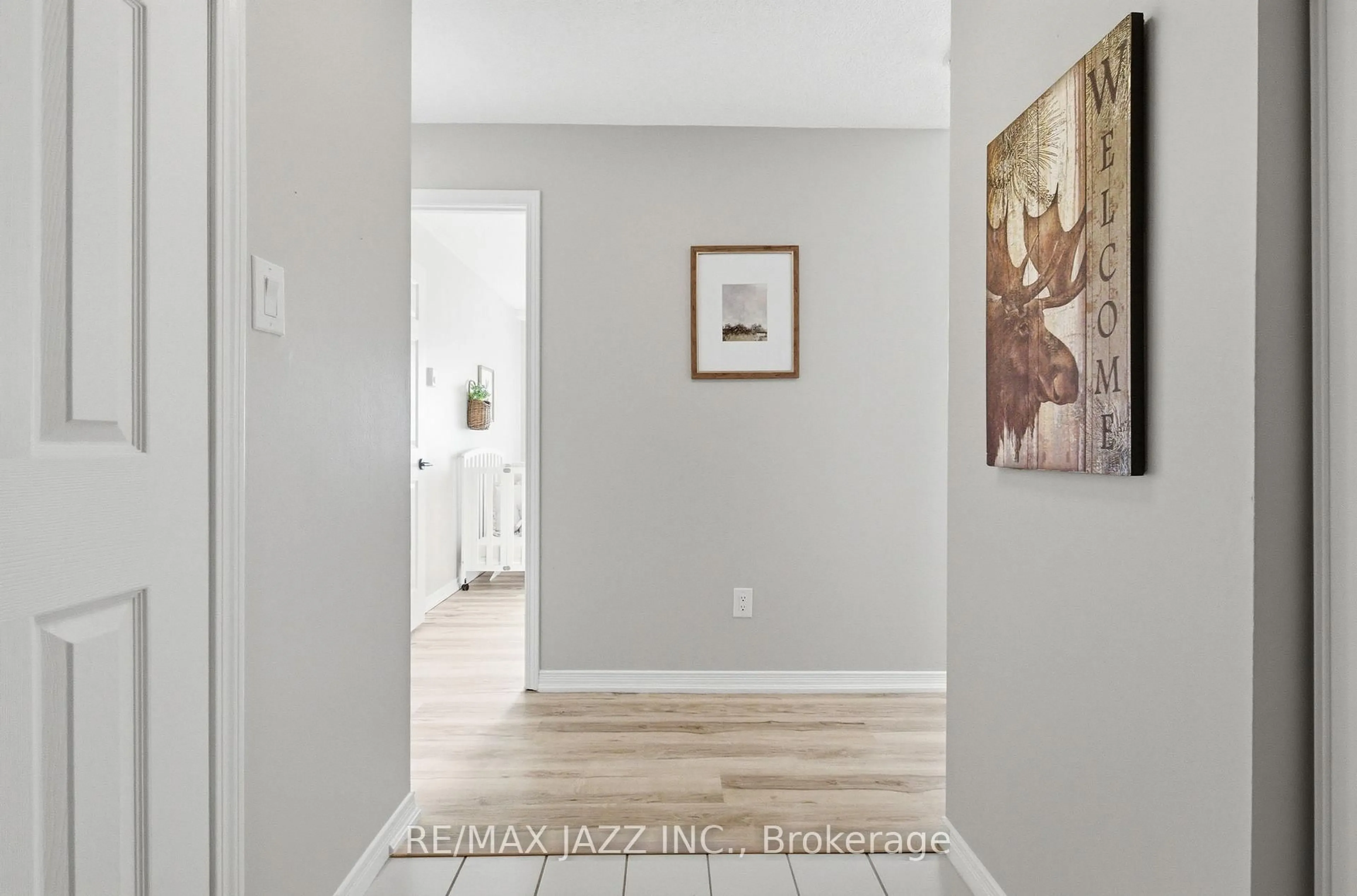 Indoor entryway for 87 Aspen Springs Dr #210, Clarington Ontario L1C 5J8