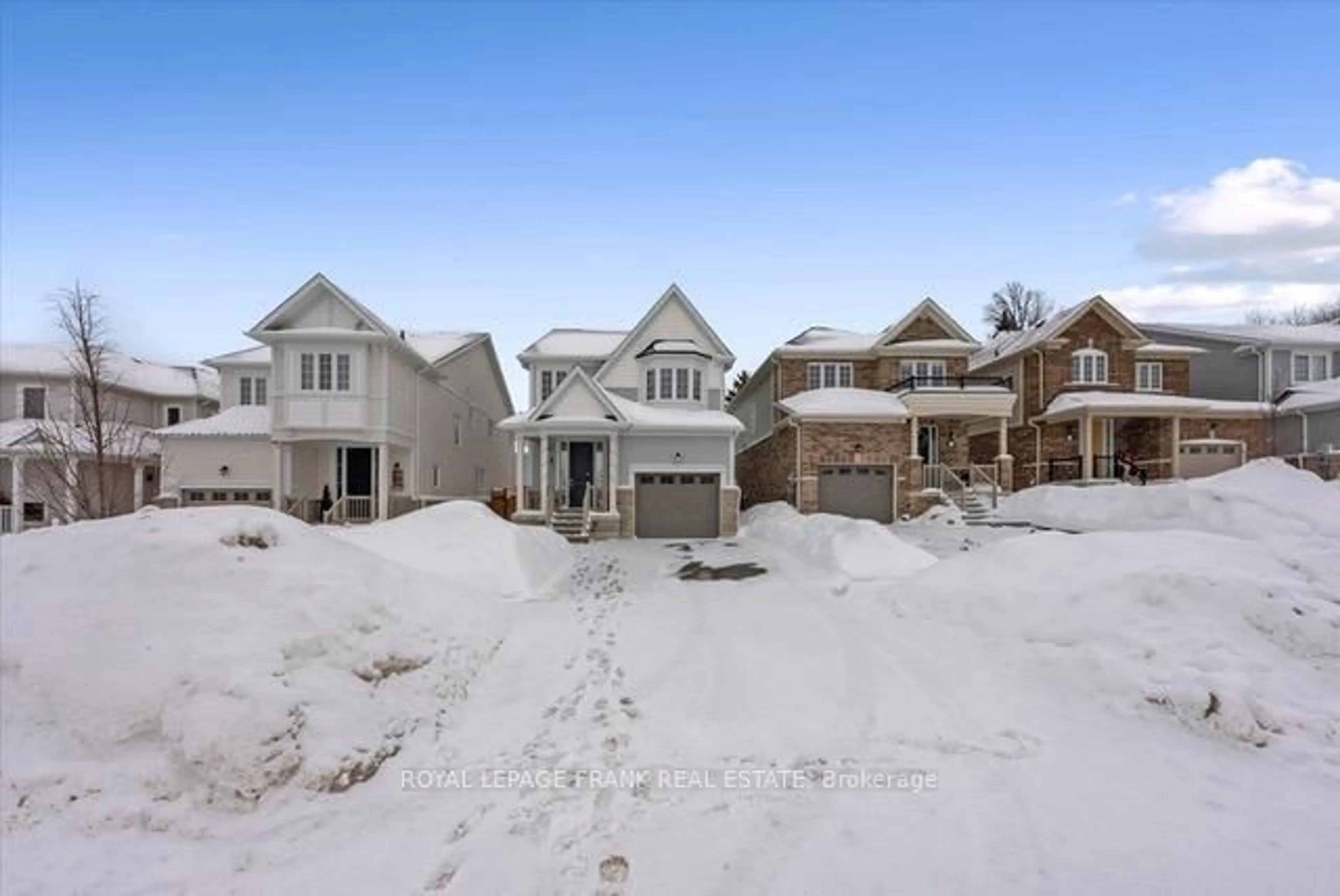 A pic from outside/outdoor area/front of a property/back of a property/a pic from drone, street for 167 Ash St, Scugog Ontario L9L 0B1
