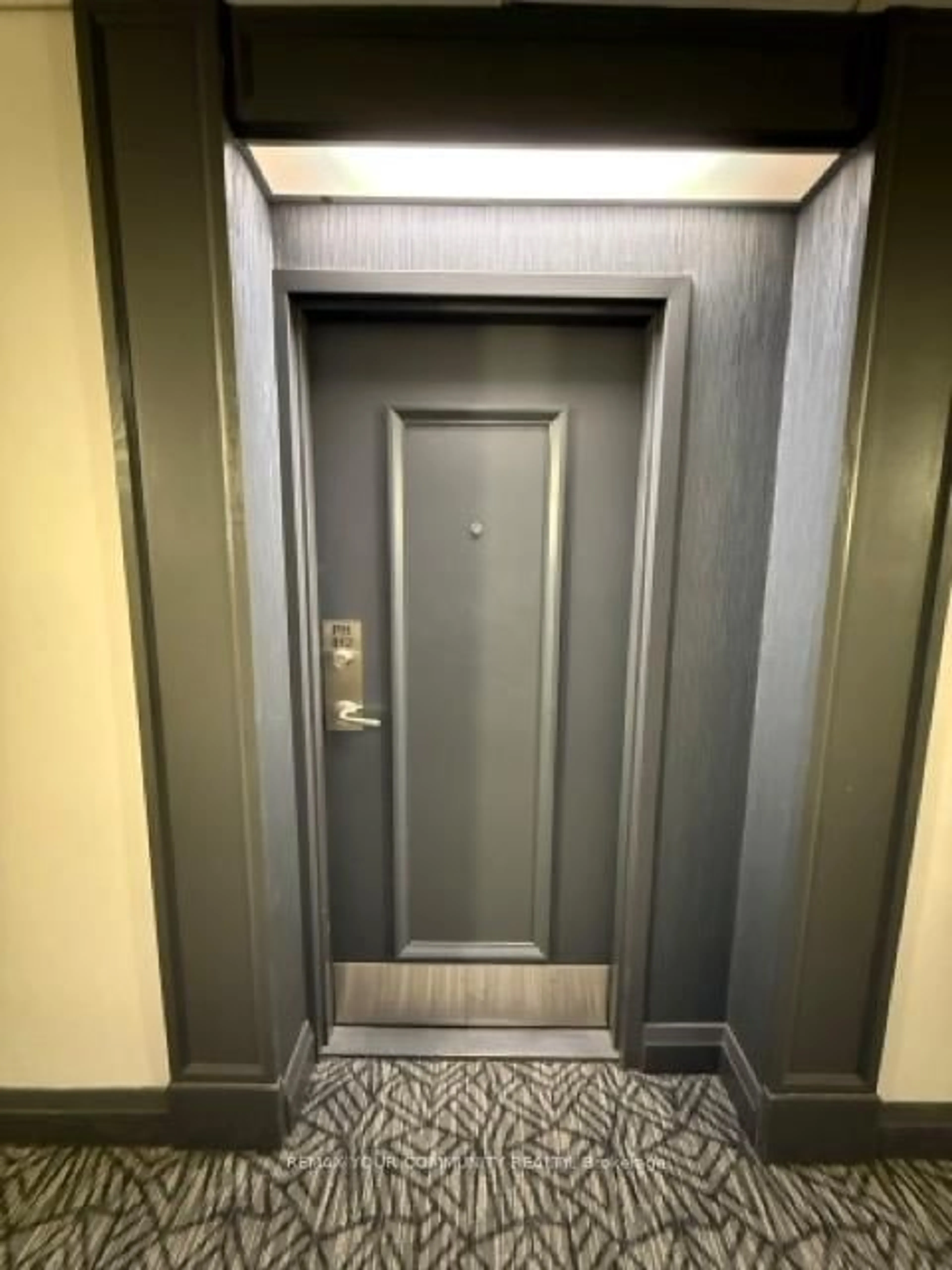 Indoor foyer for 1665 Pickering Pkwy #812, Pickering Ontario L1V 6L4