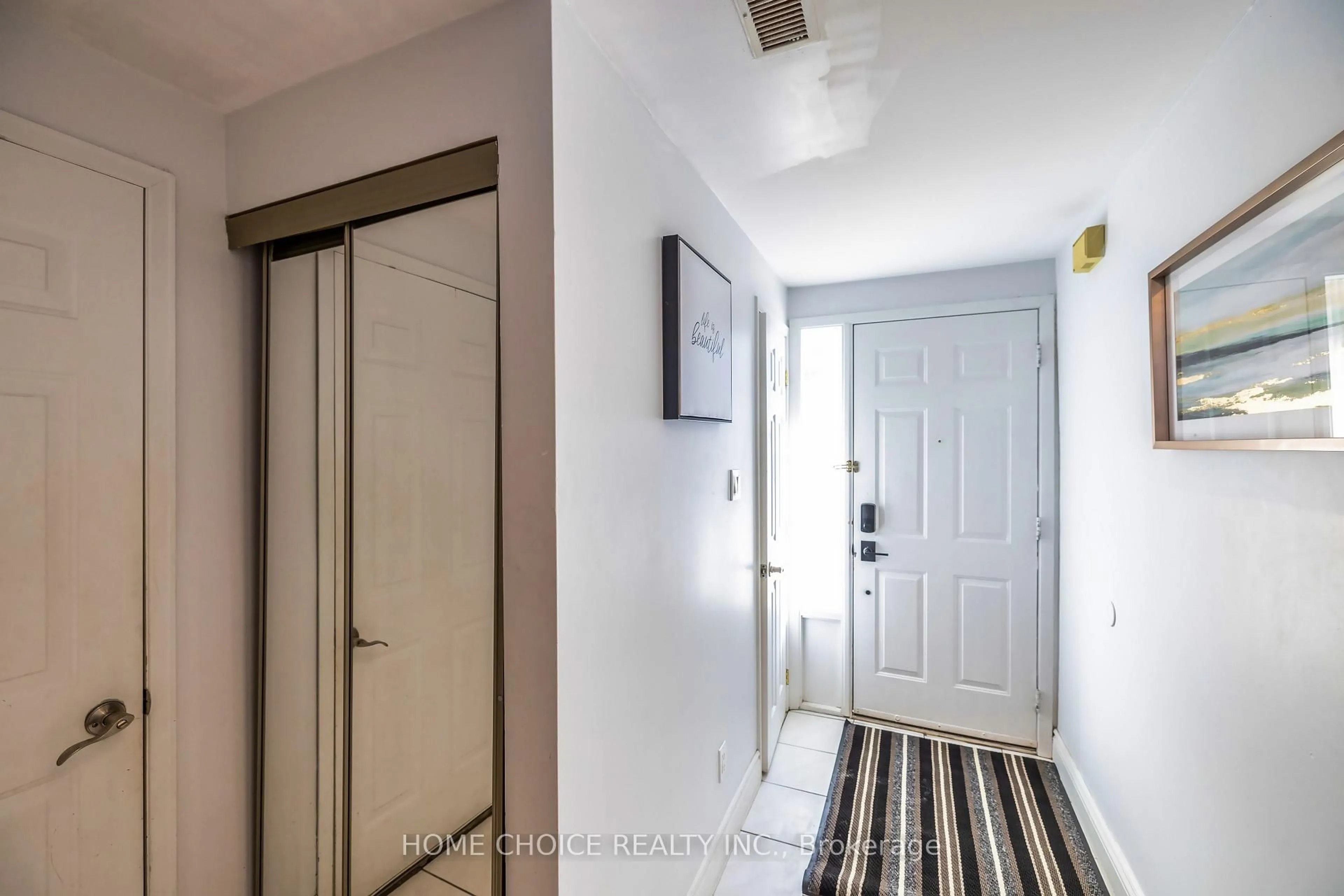 Indoor entryway for 1133 Ritson Rd #131, Oshawa Ontario L1G 7T3