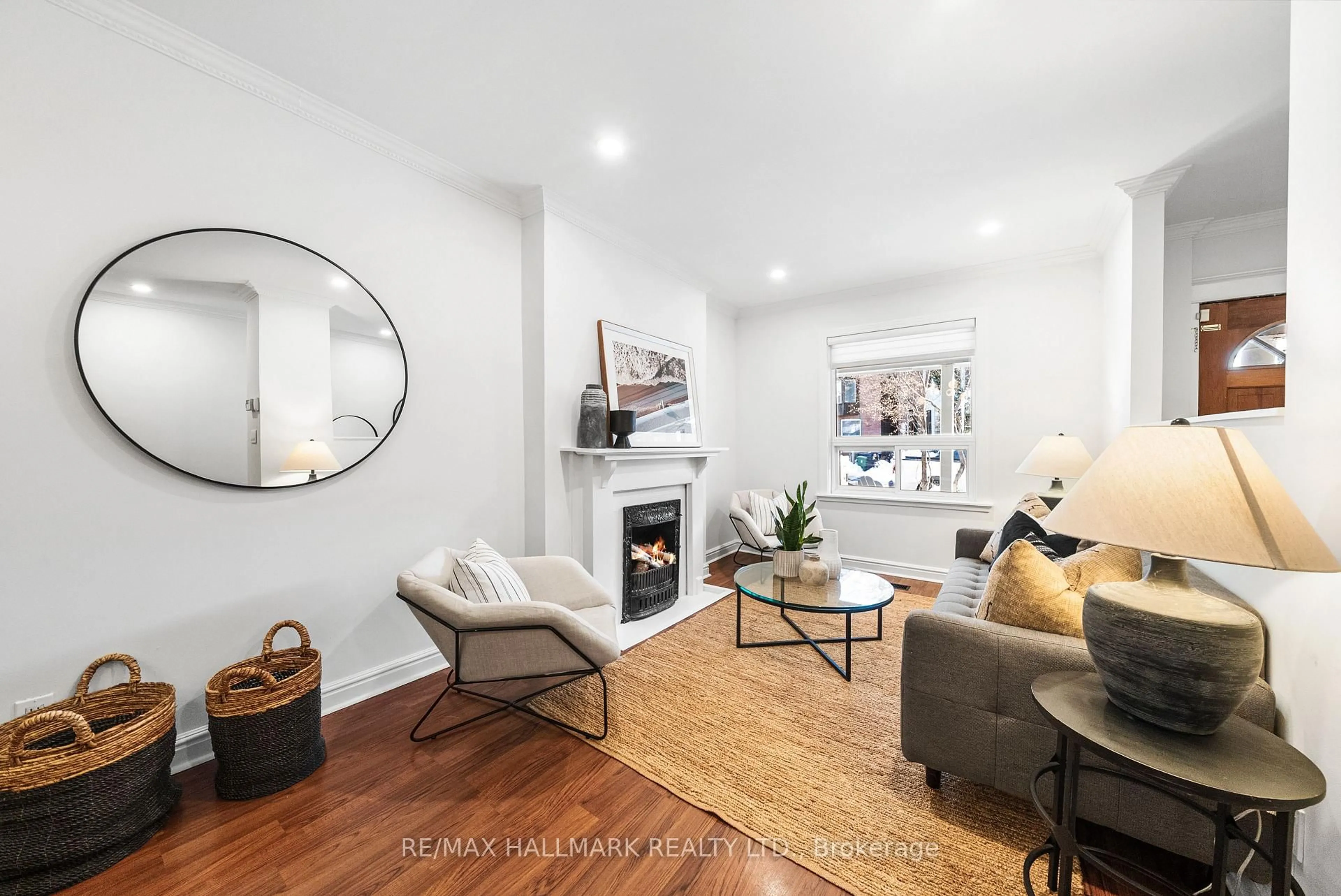 Living room with furniture, unknown for 36 Mallon Ave, Toronto Ontario M4M 1P8