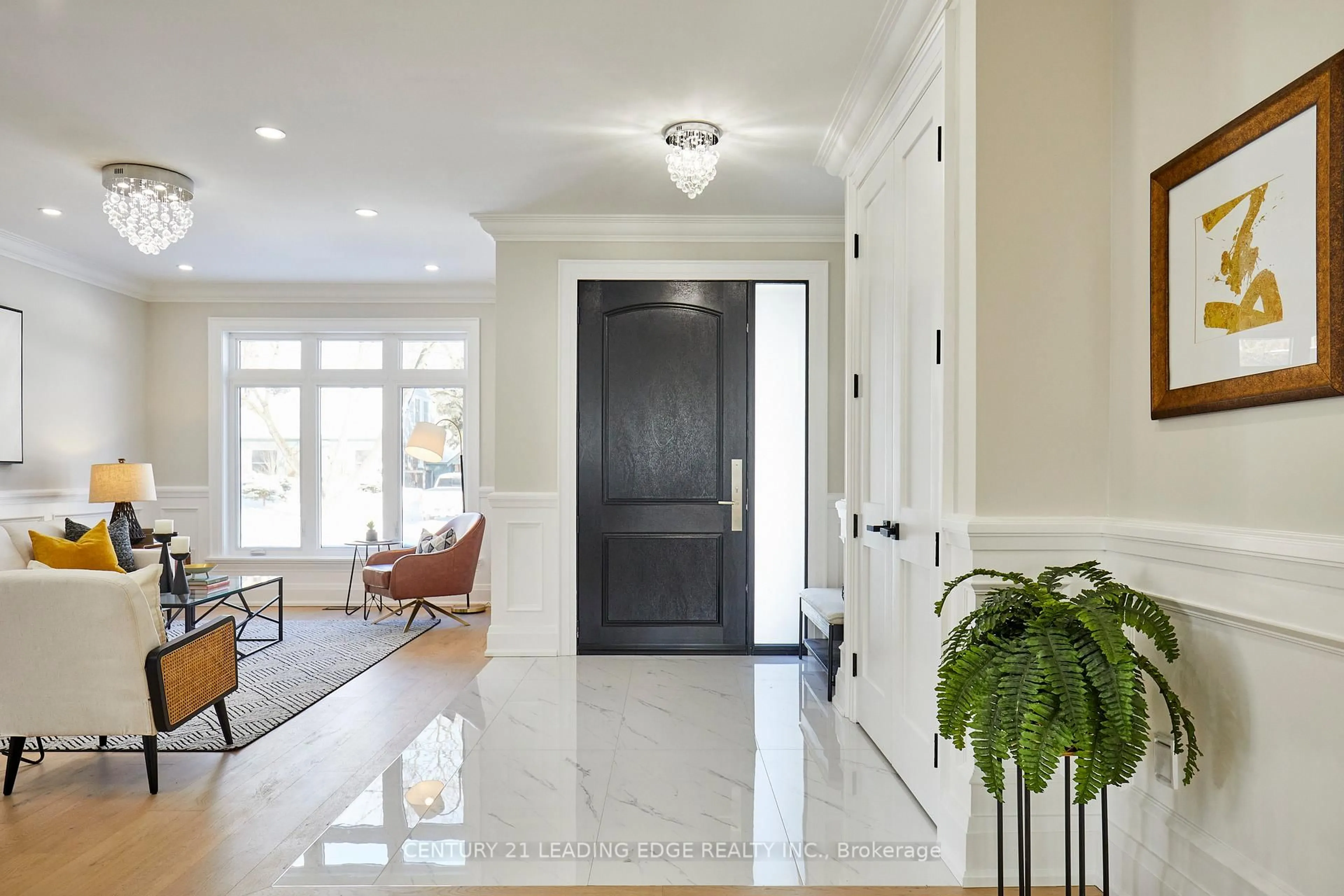 Indoor entryway for 162 Harewood Ave, Toronto Ontario M1M 2R9