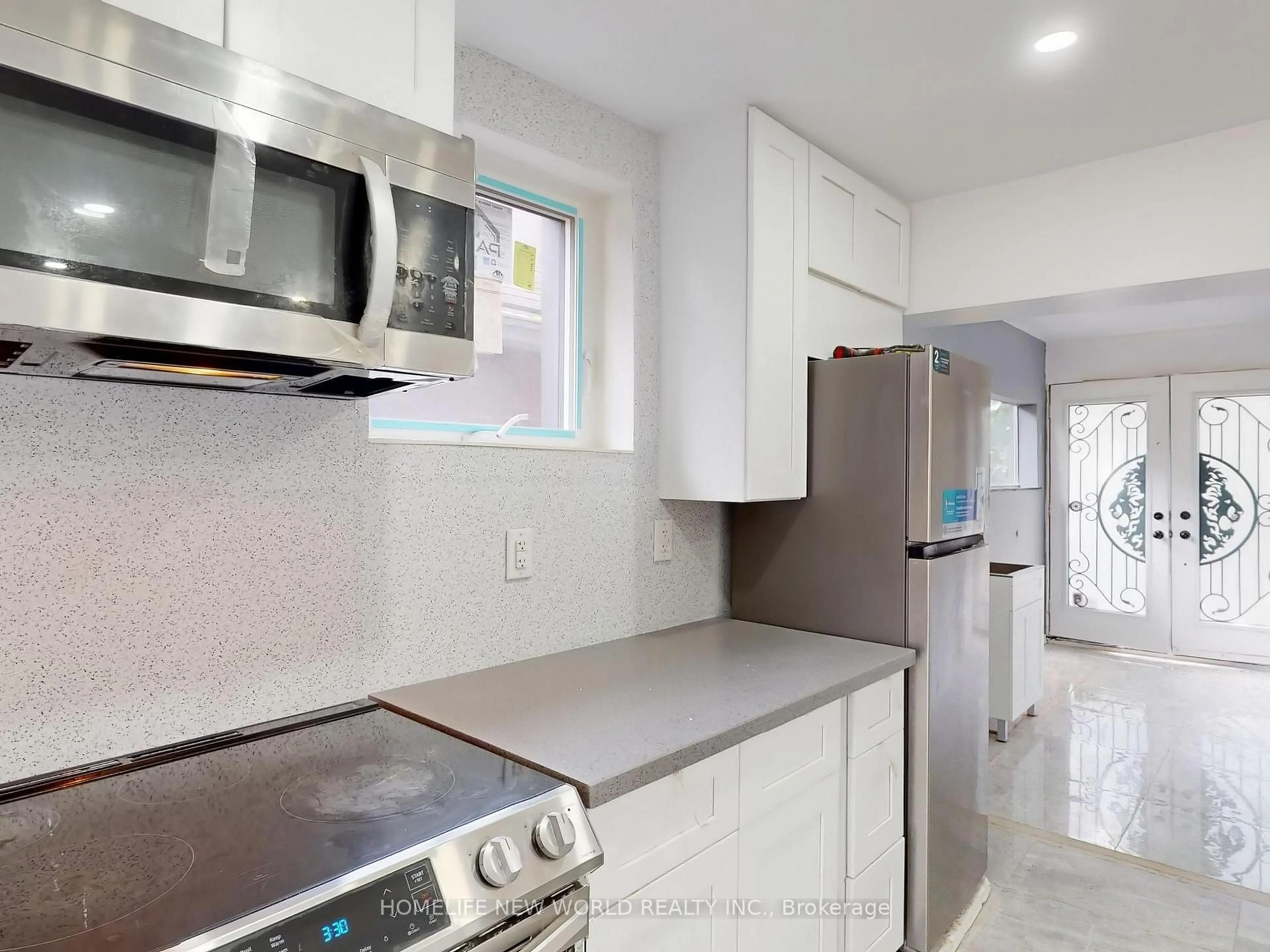 Standard kitchen, ceramic/tile floor for 11 Maple St, Oshawa Ontario L1H 2L6