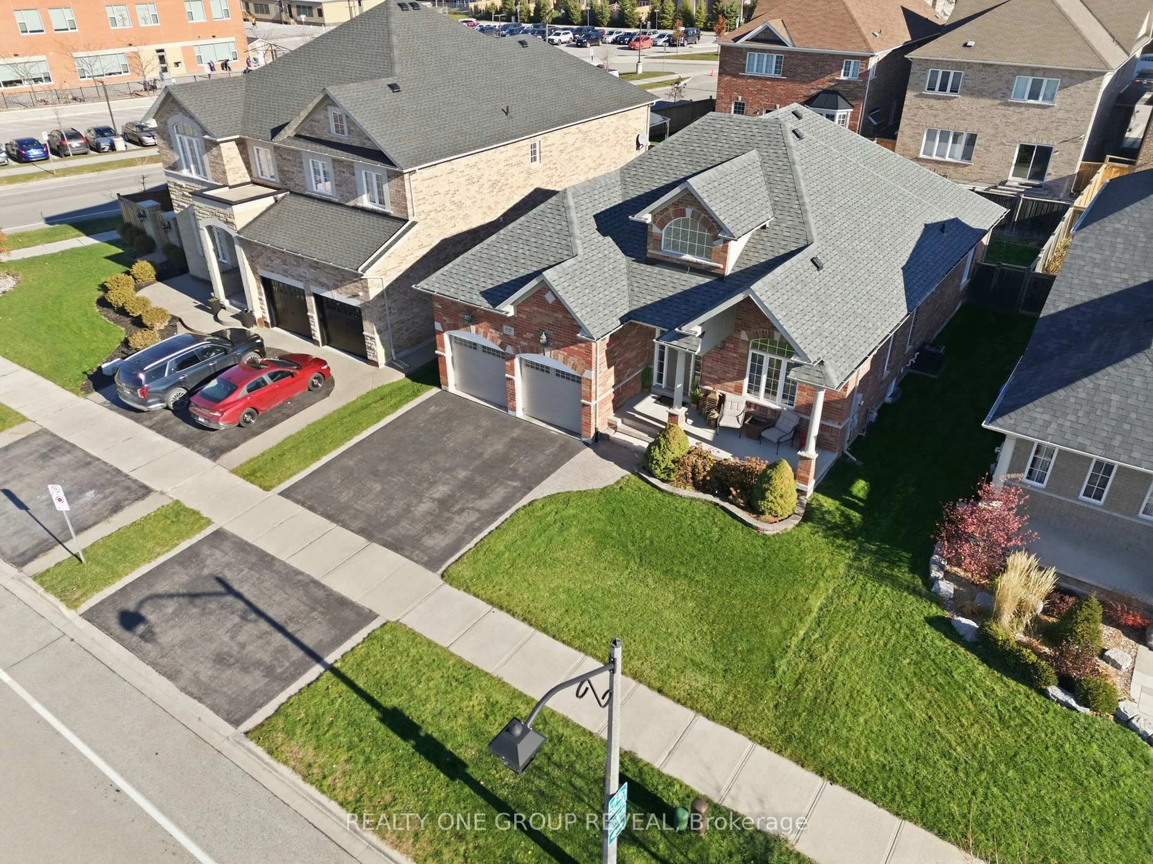 A pic from outside/outdoor area/front of a property/back of a property/a pic from drone, street for 1737 Clearbrook Dr, Oshawa Ontario L1K 0C3