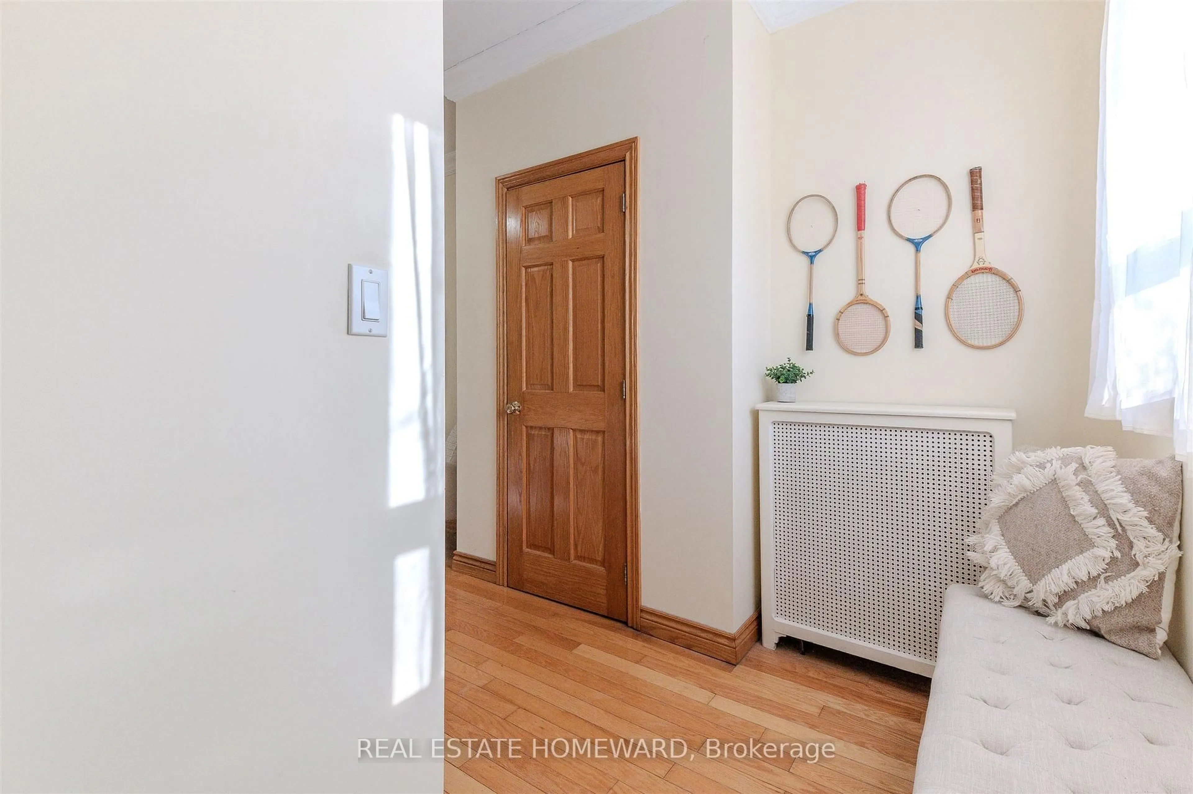 Indoor entryway for 462 & 464 Sammon Ave, Toronto Ontario M4J 2B2