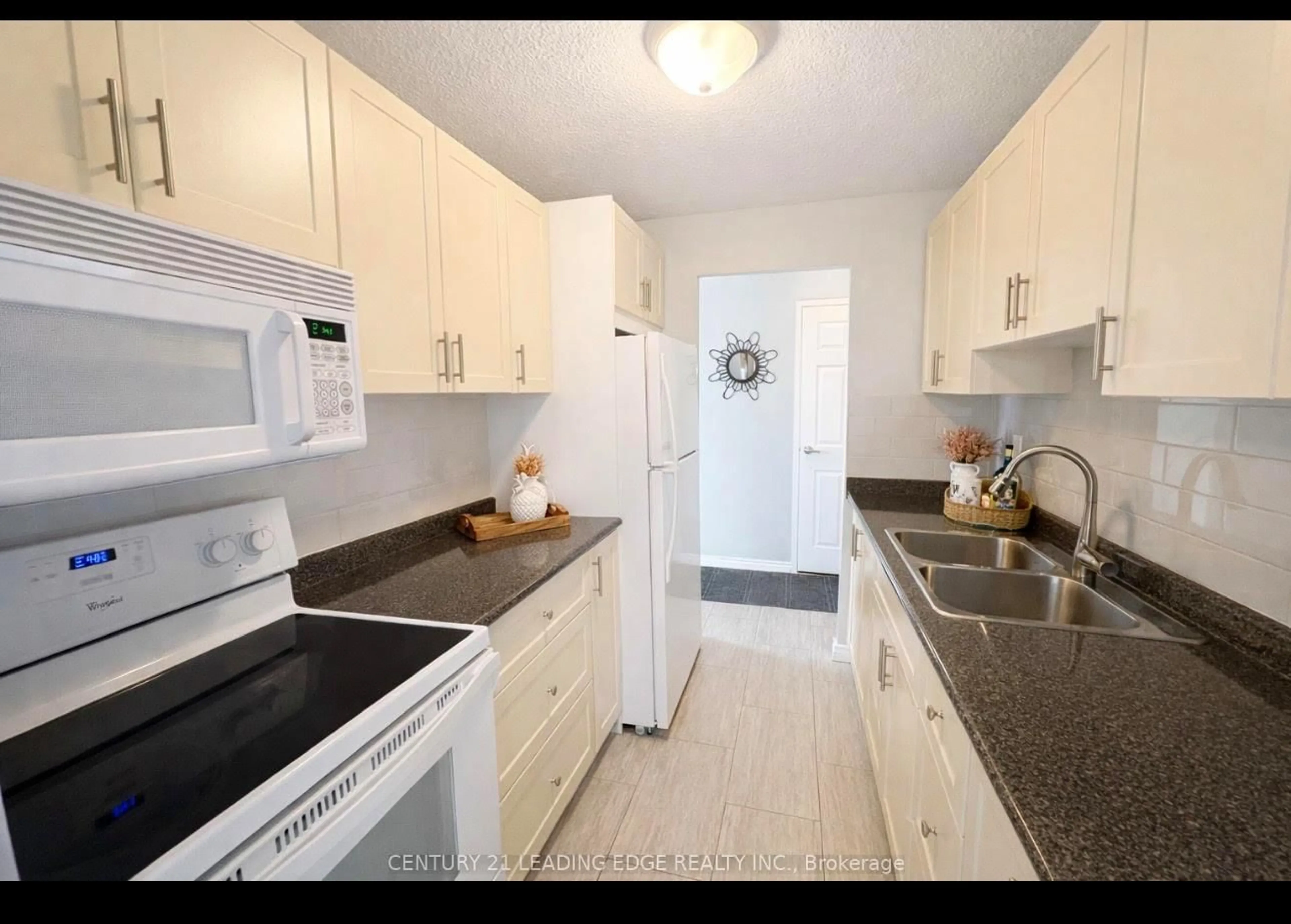 Standard kitchen, unknown for 936 Glen St #209, Oshawa Ontario L1J 5Z7