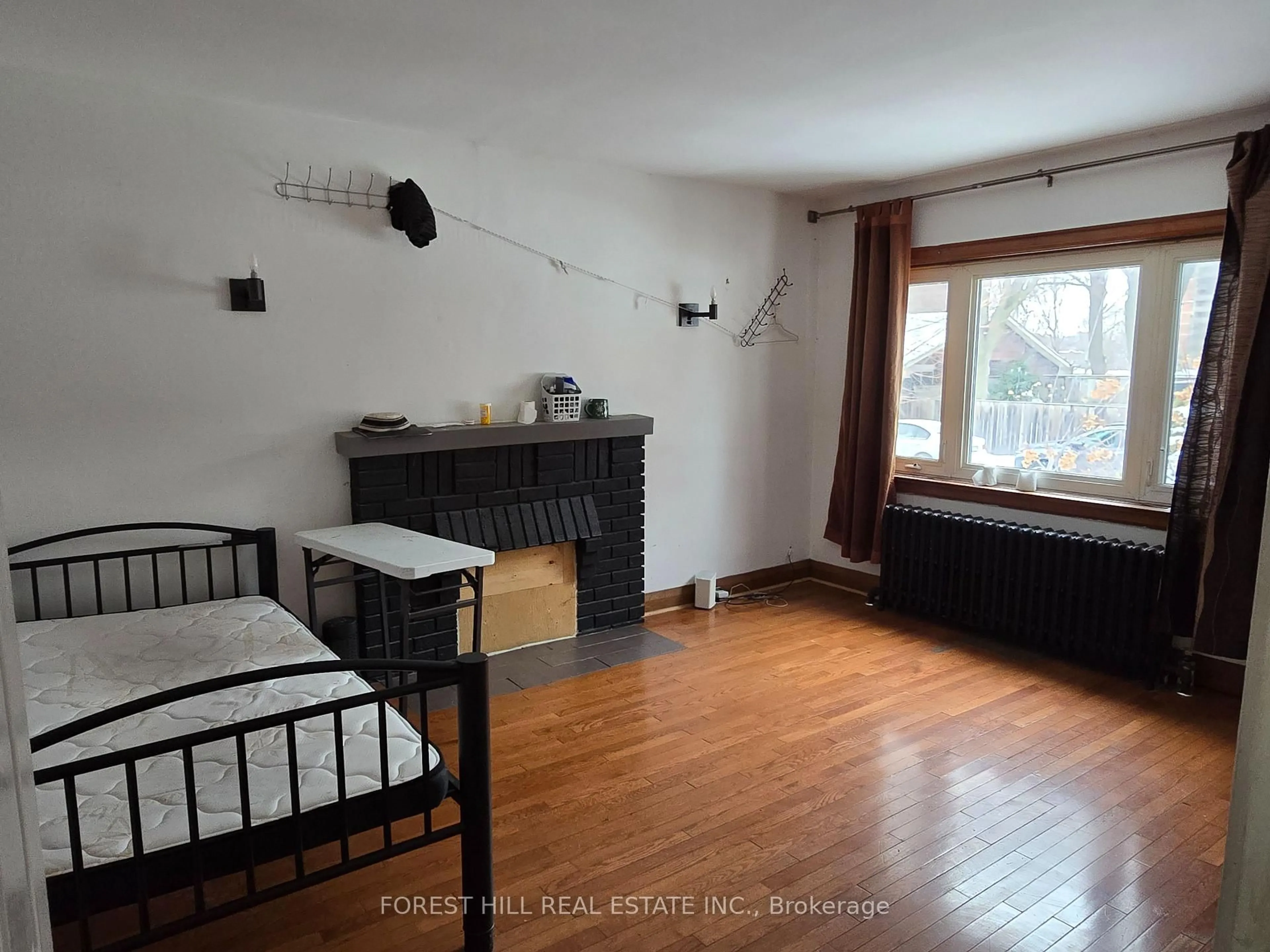 A pic of a room for 10 Bryant Ave, Toronto Ontario M4C 5G8