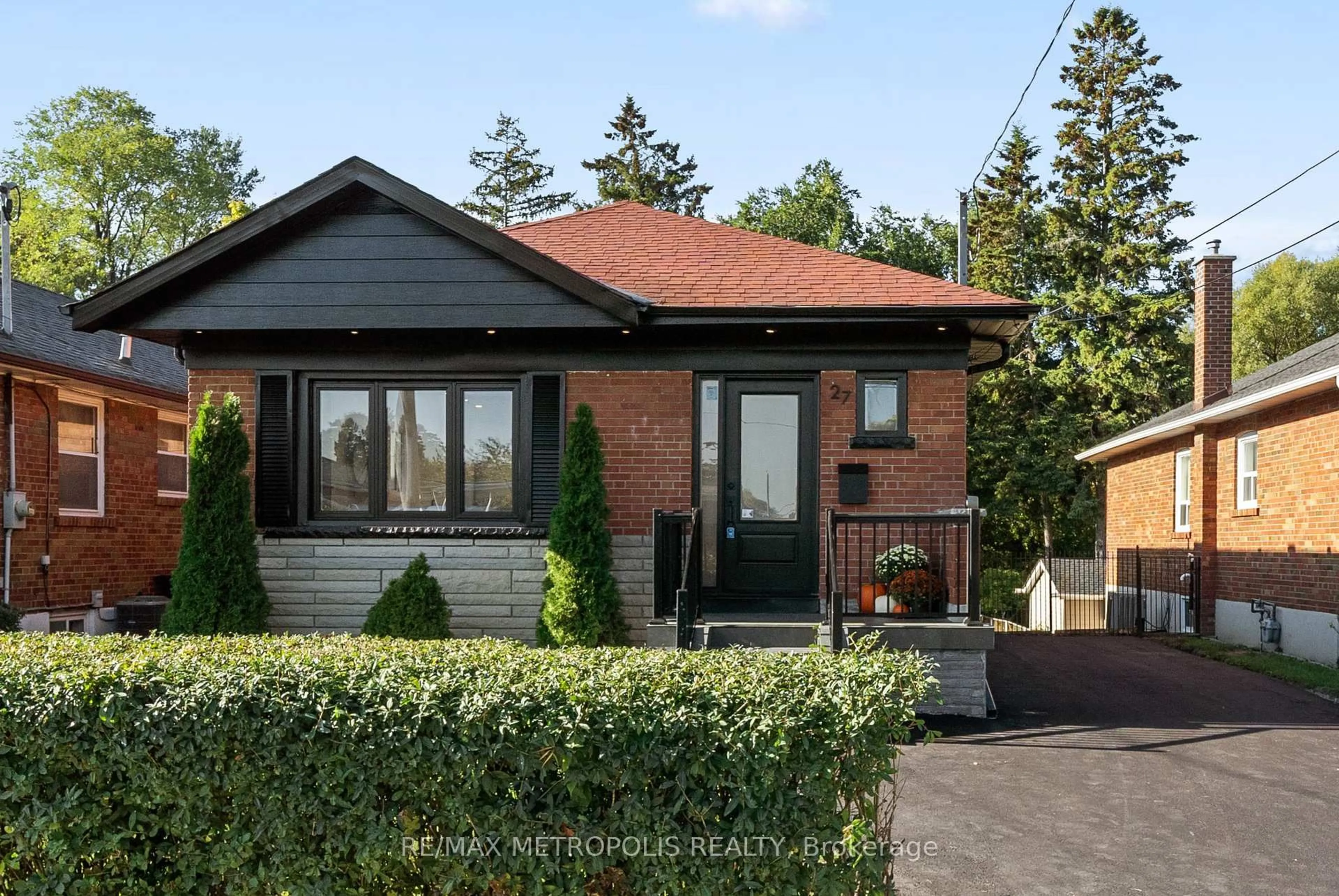 Home with brick exterior material, street for 27 Gully Dr, Toronto Ontario M1K 4W3