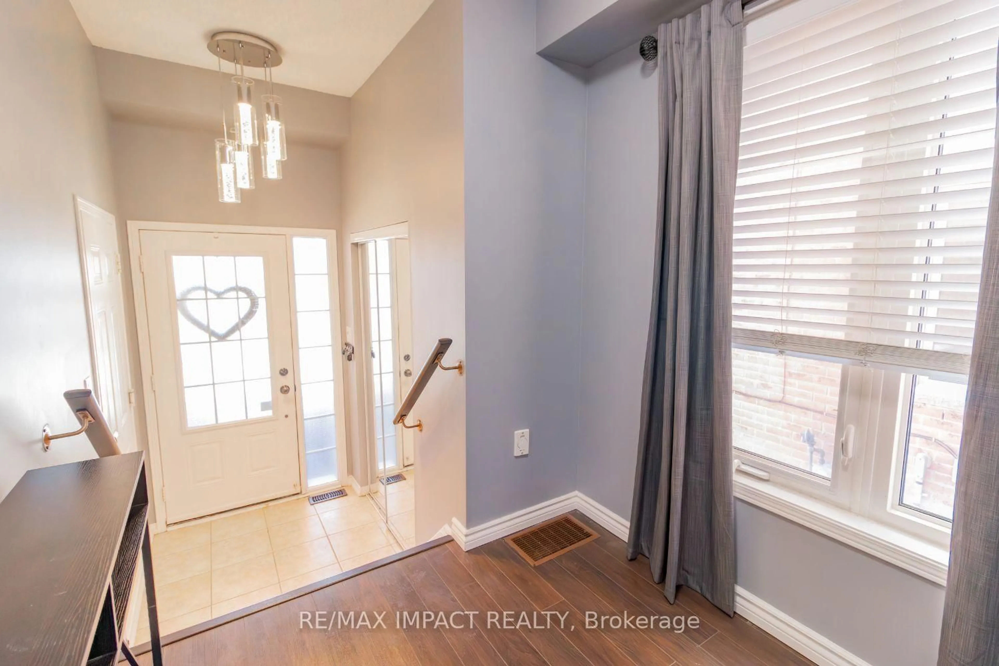 Indoor entryway for 19 Blunden Rd, Ajax Ontario L1Z 0K9