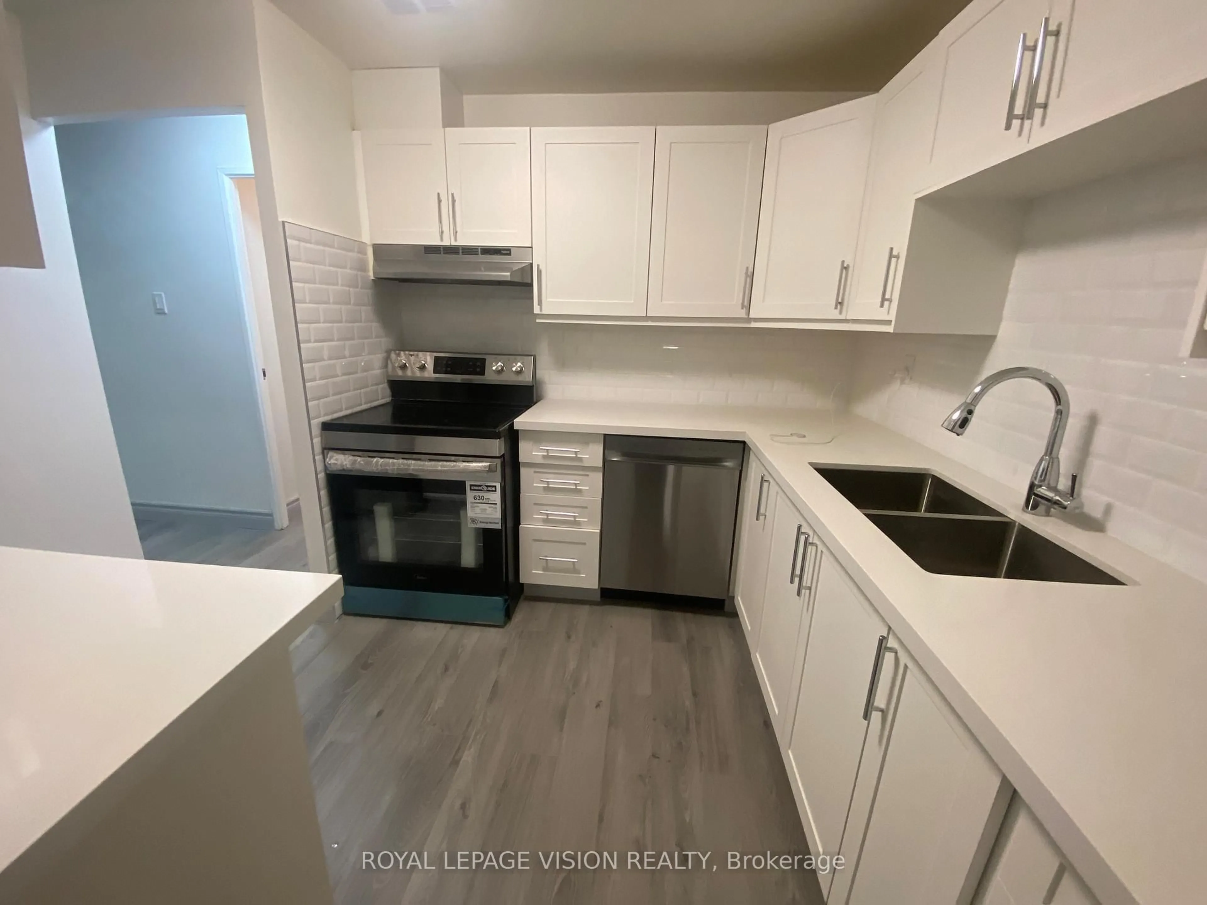 Standard kitchen, unknown for 895 Kennedy Rd #205, Toronto Ontario M1K 2E9