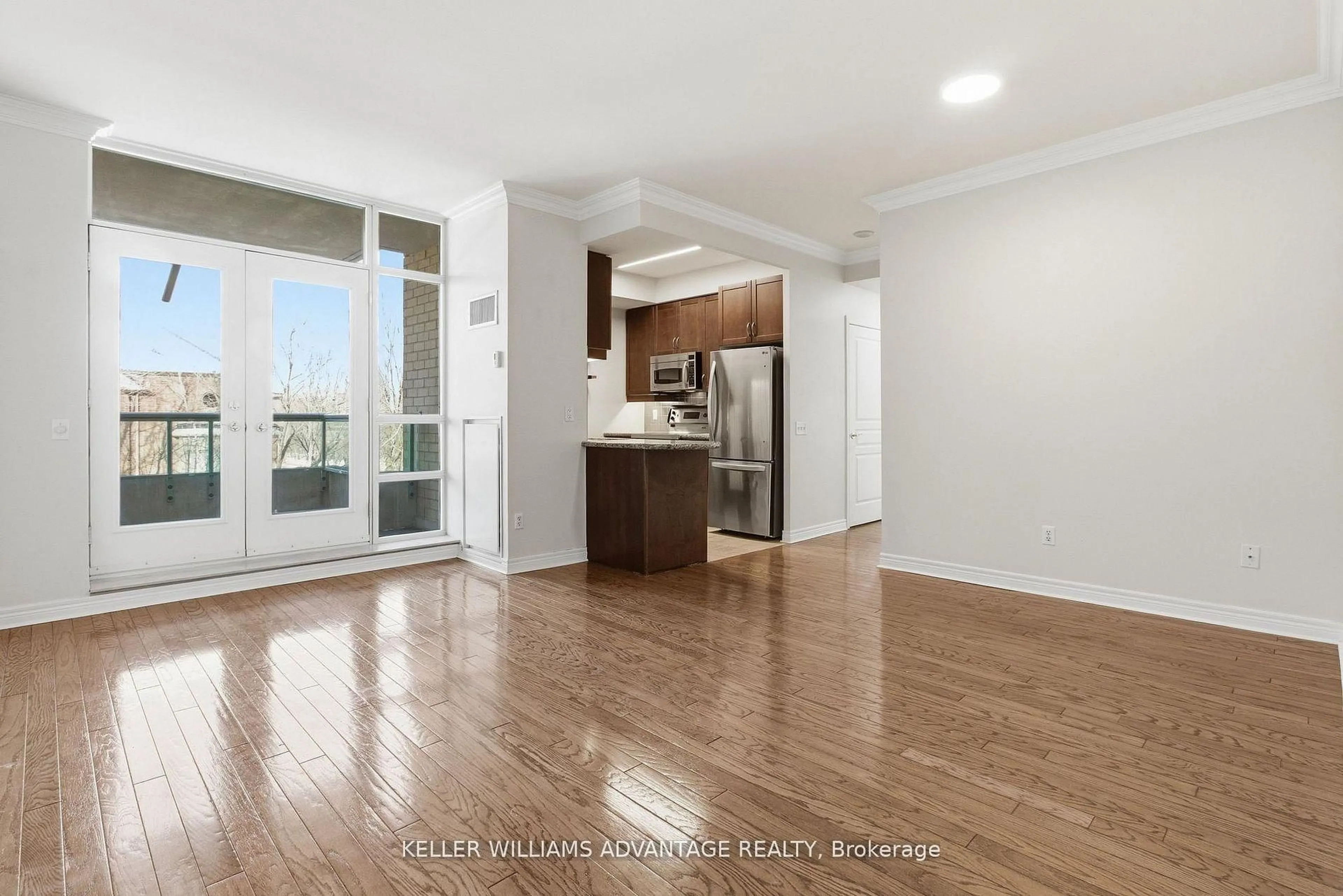 Unknown for 9 Boardwalk Dr #305, Toronto Ontario M4L 6T1