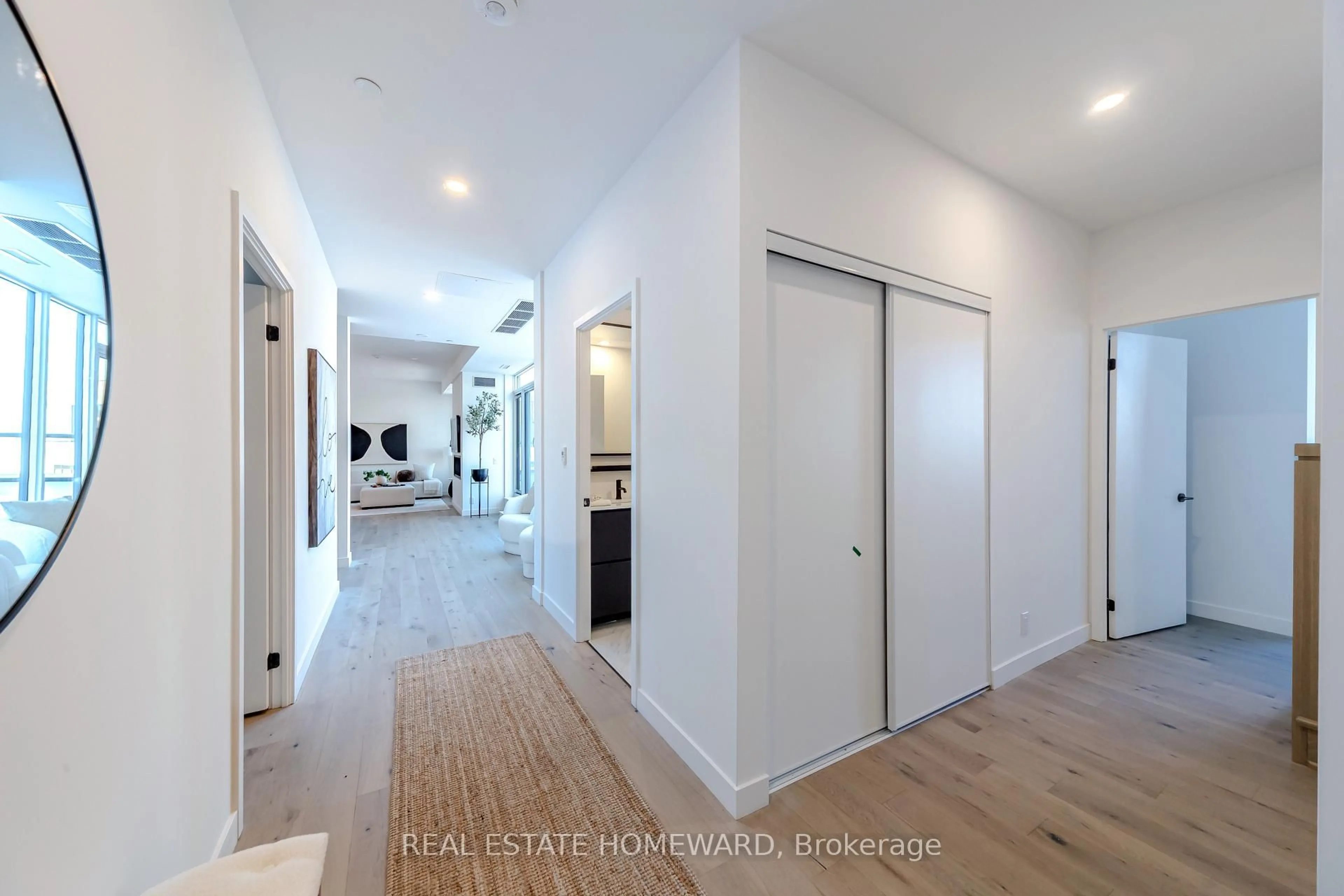 Indoor entryway for 1050 Eastern Ave #PH #1701, Toronto Ontario M4L 0B7