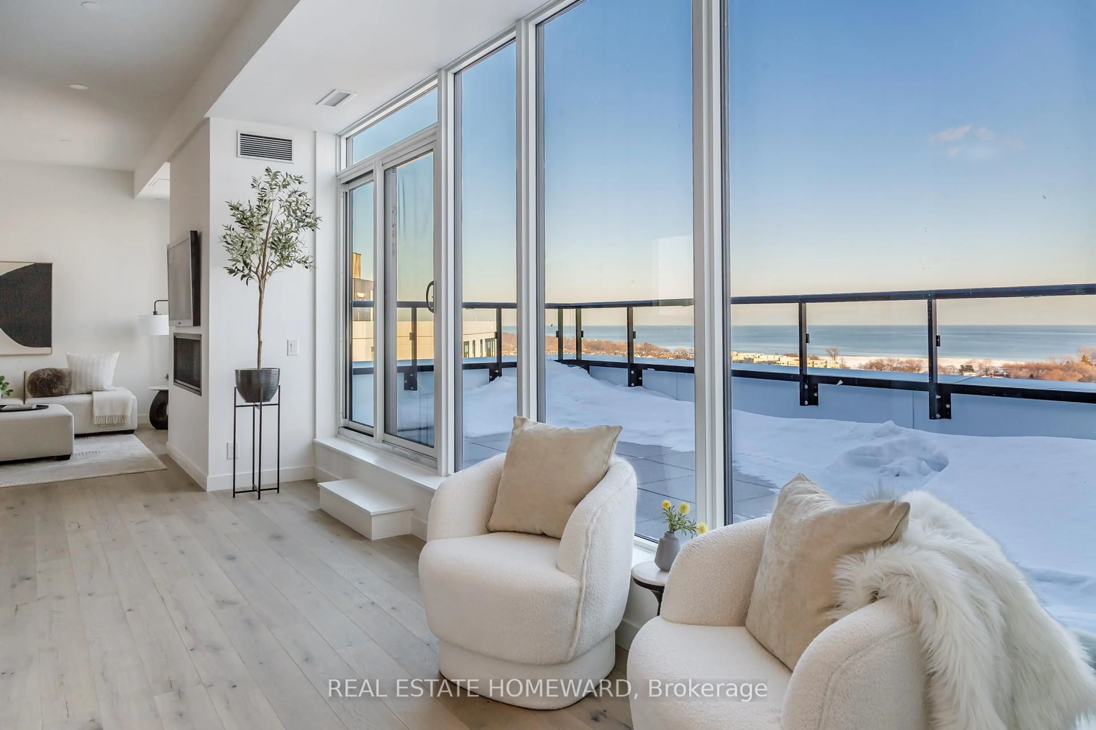 Unknown for 1050 Eastern Ave #PH #1701, Toronto Ontario M4L 0B7