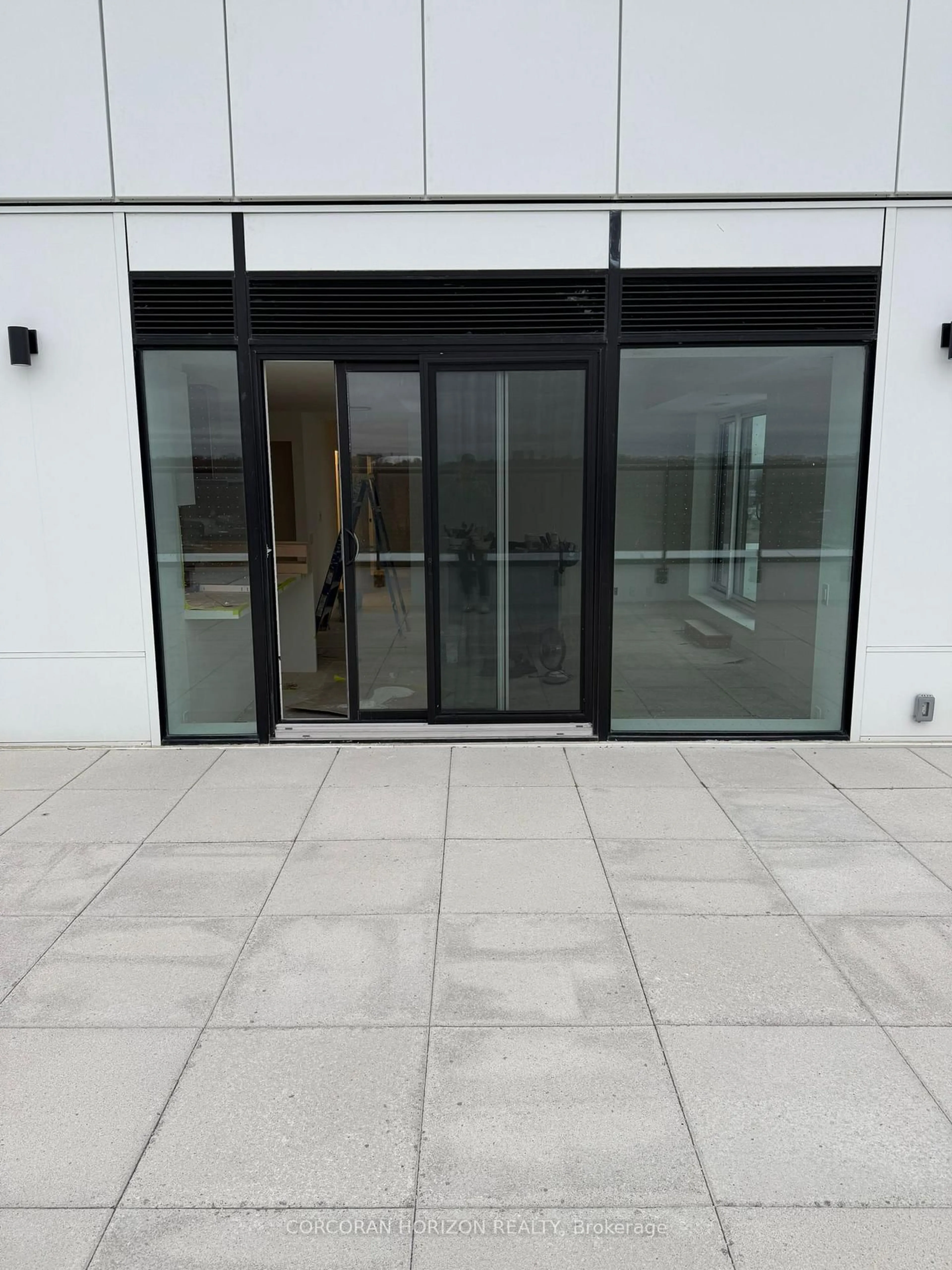 Indoor foyer for 1050 Eastern Ave #819, Toronto Ontario M4L 0B7