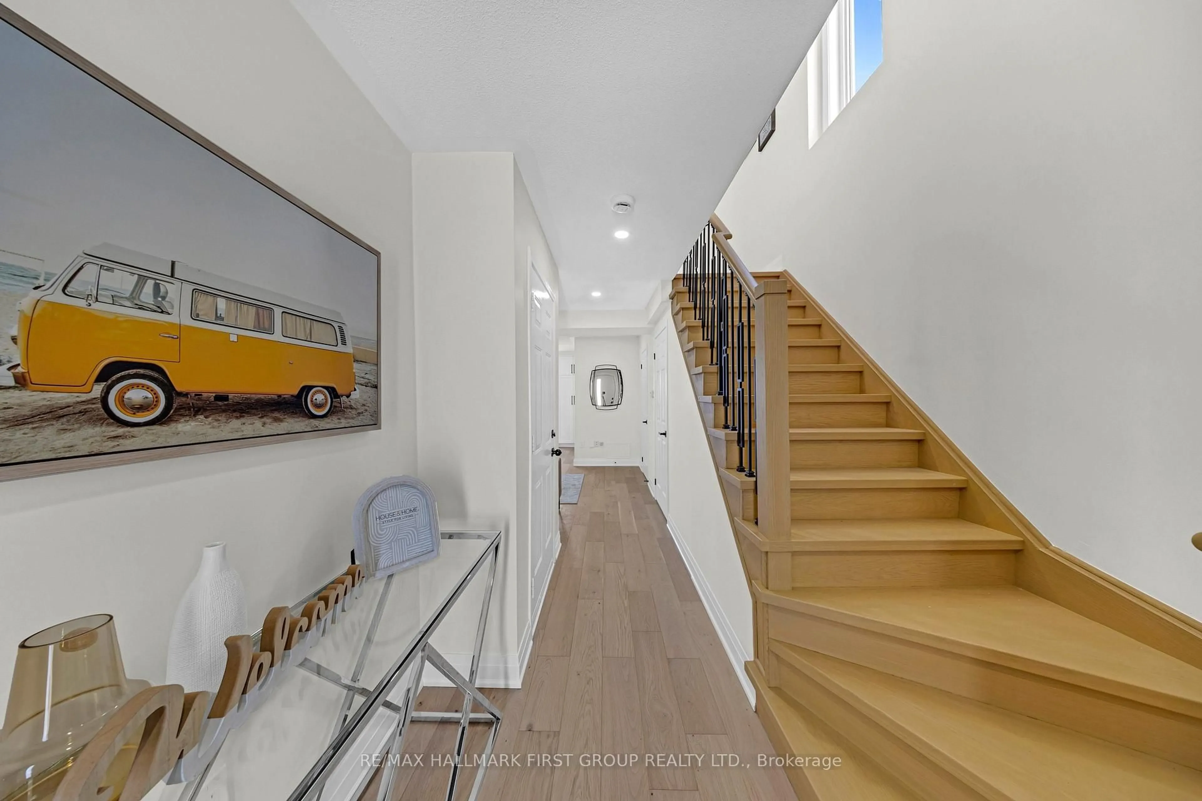 Unknown for 98 Kirkland Pl, Whitby Ontario L1P 1W9