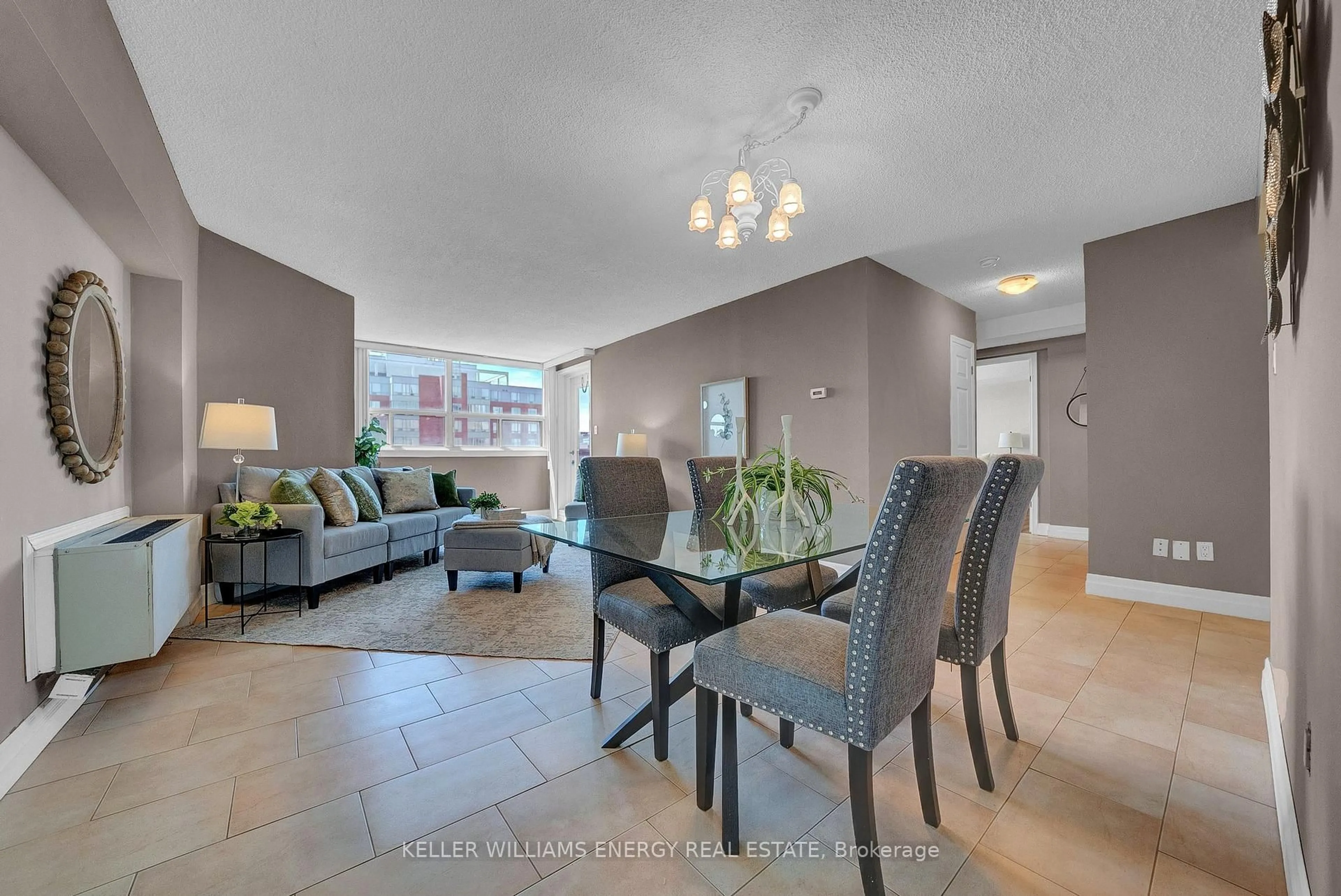 Dining room, ceramic/tile floor for 80 Athol St #302, Oshawa Ontario L1H 8B7